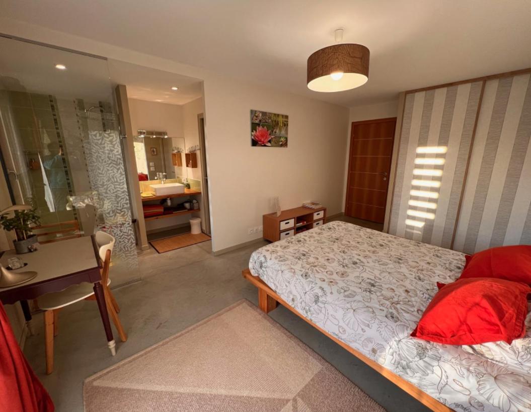 Double Room with Private Bathroom photo 2