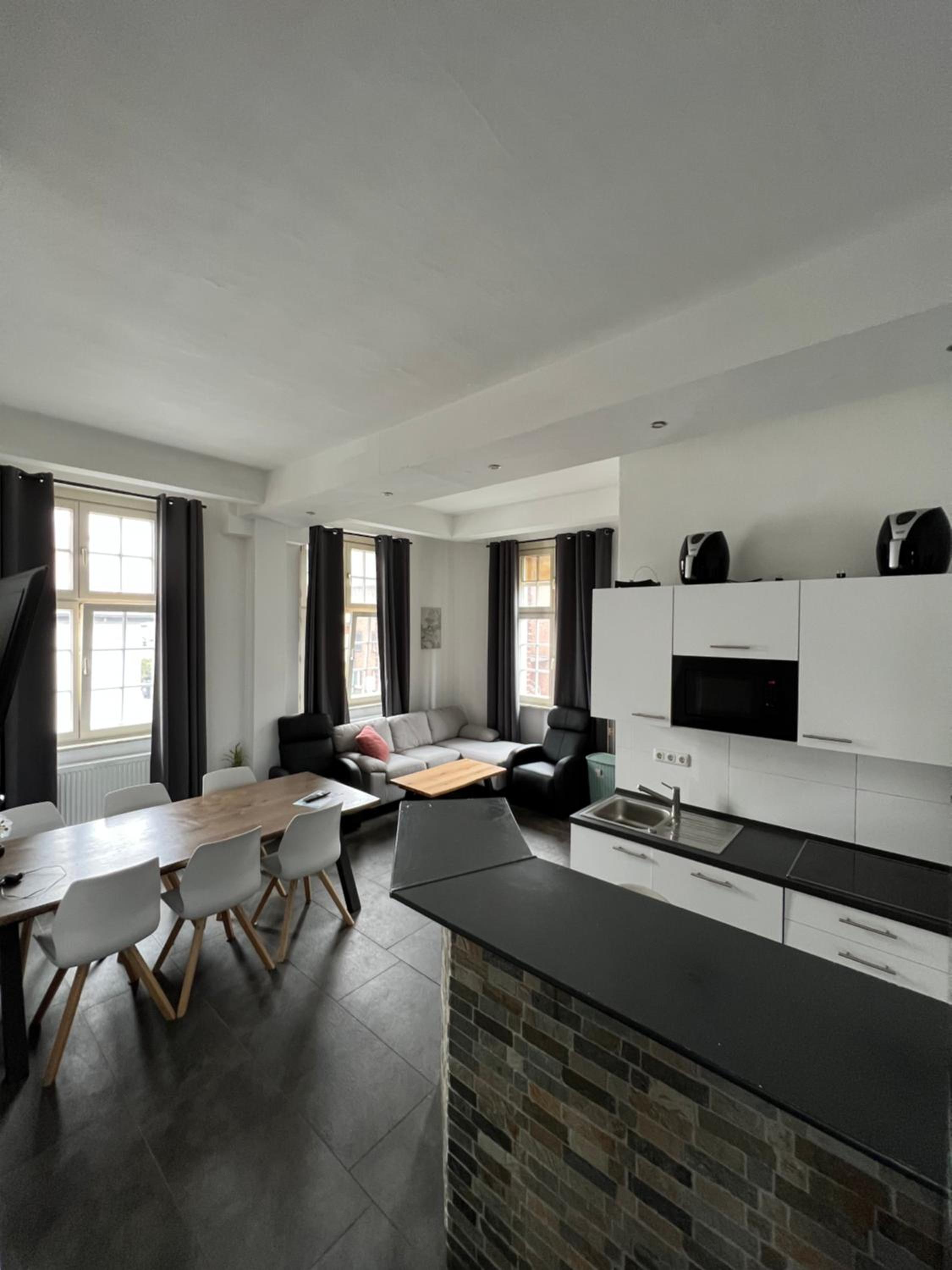 Three-Bedroom Deluxe Apartment photo 1