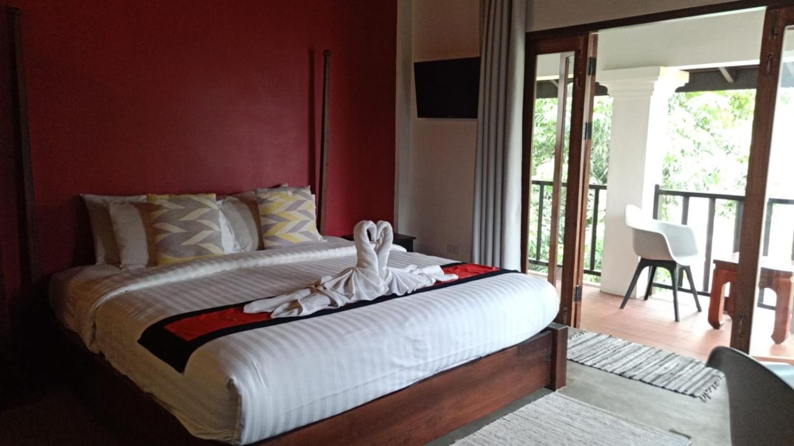 King Room with River View - Photo 16