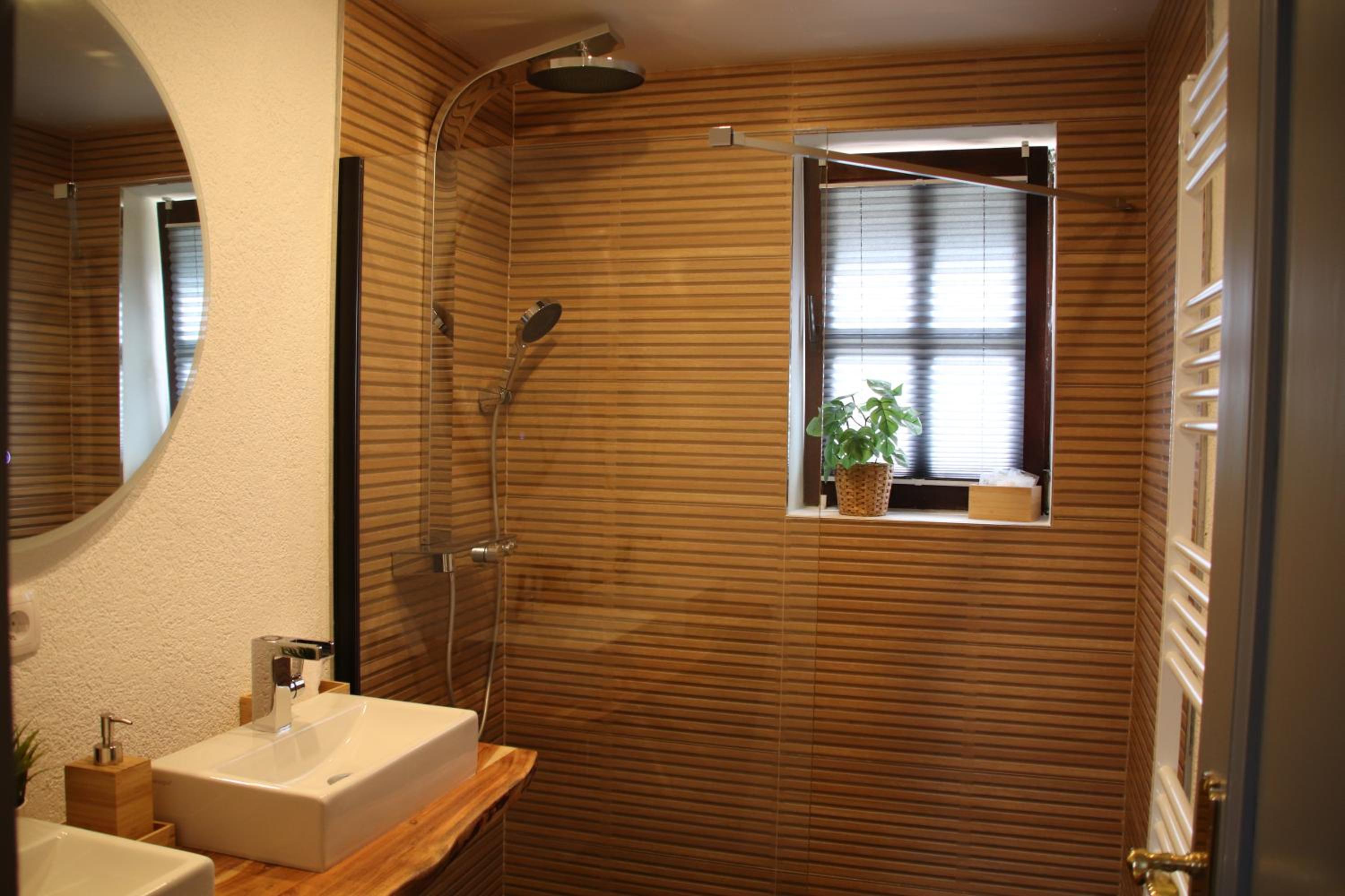 Double Room with Shared Bathroom photo 2