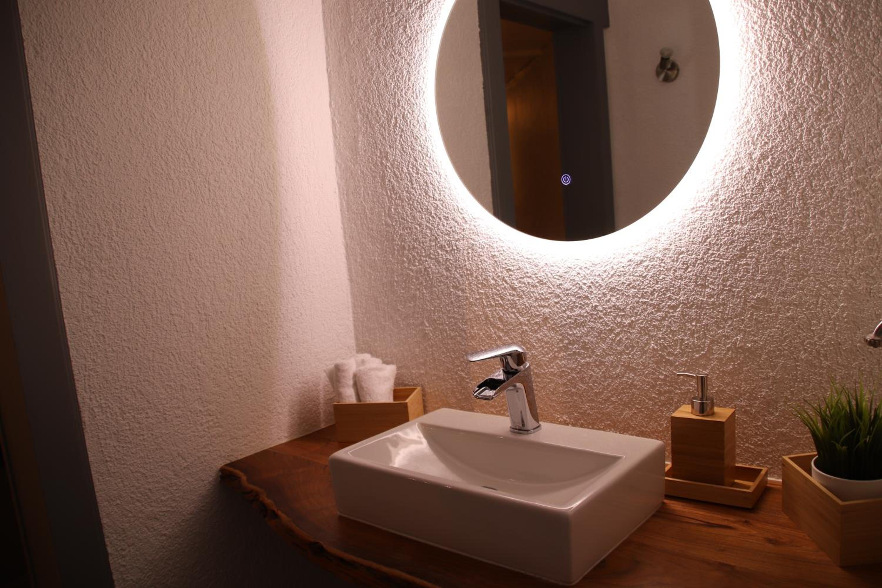 Double Room with Shared Bathroom photo 3