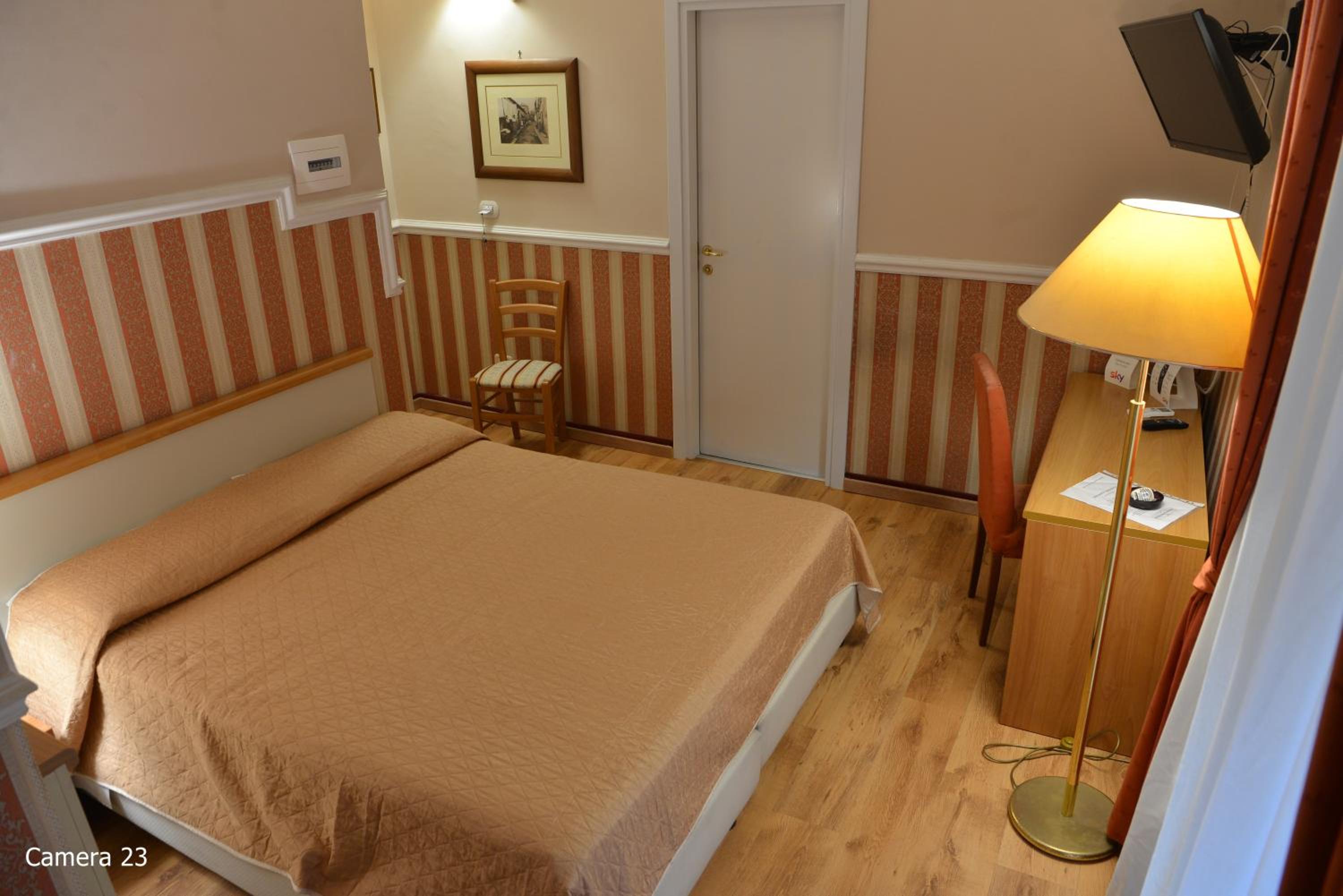 Economy Double or Twin Room - Photo 3