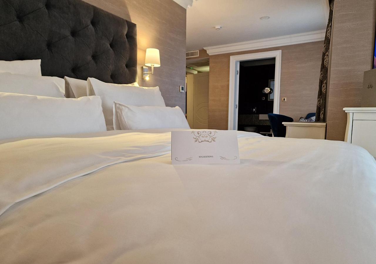 Deluxe Junior Suite photo 3