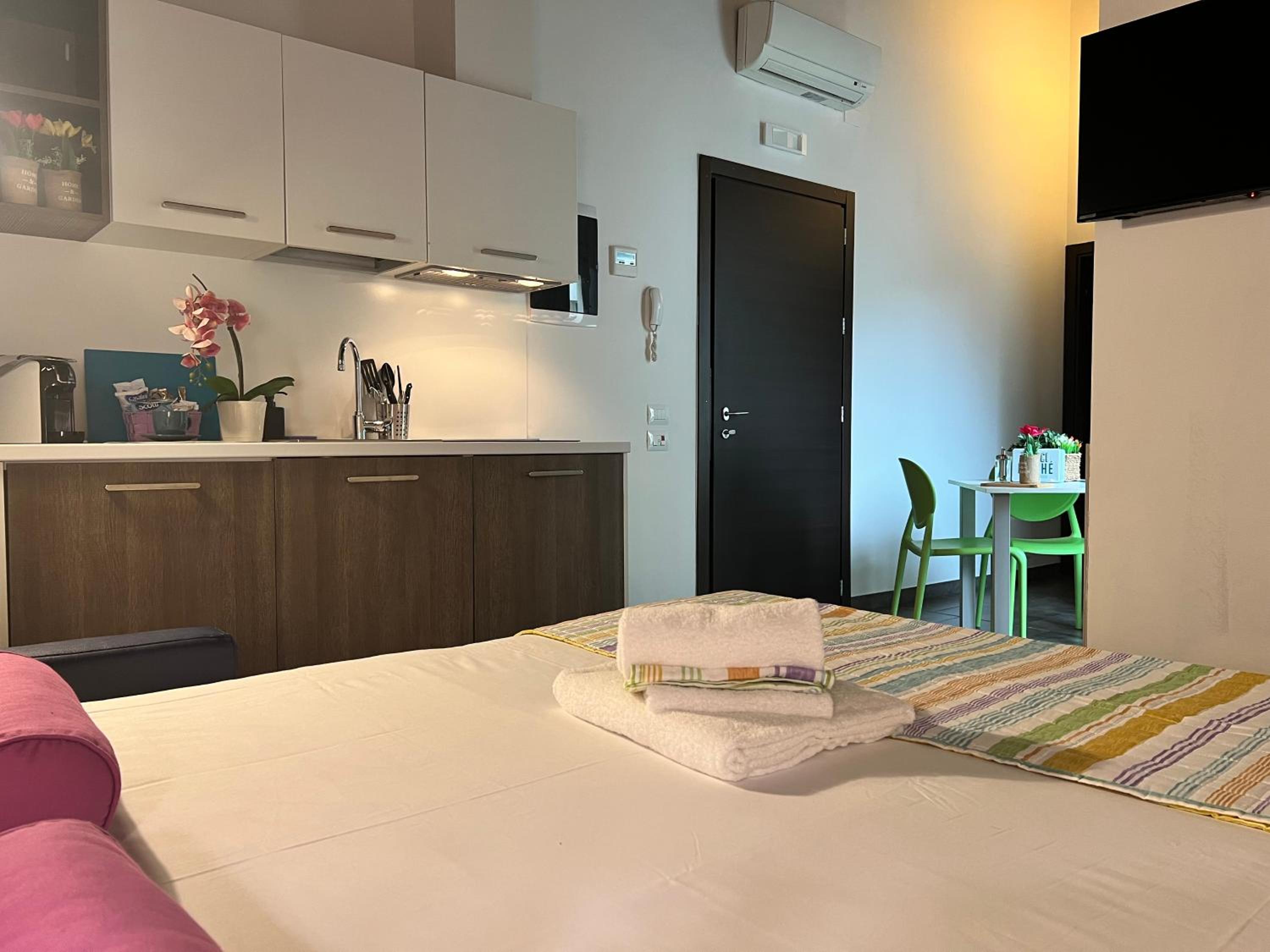 One-Bedroom Apartment - Photo 9