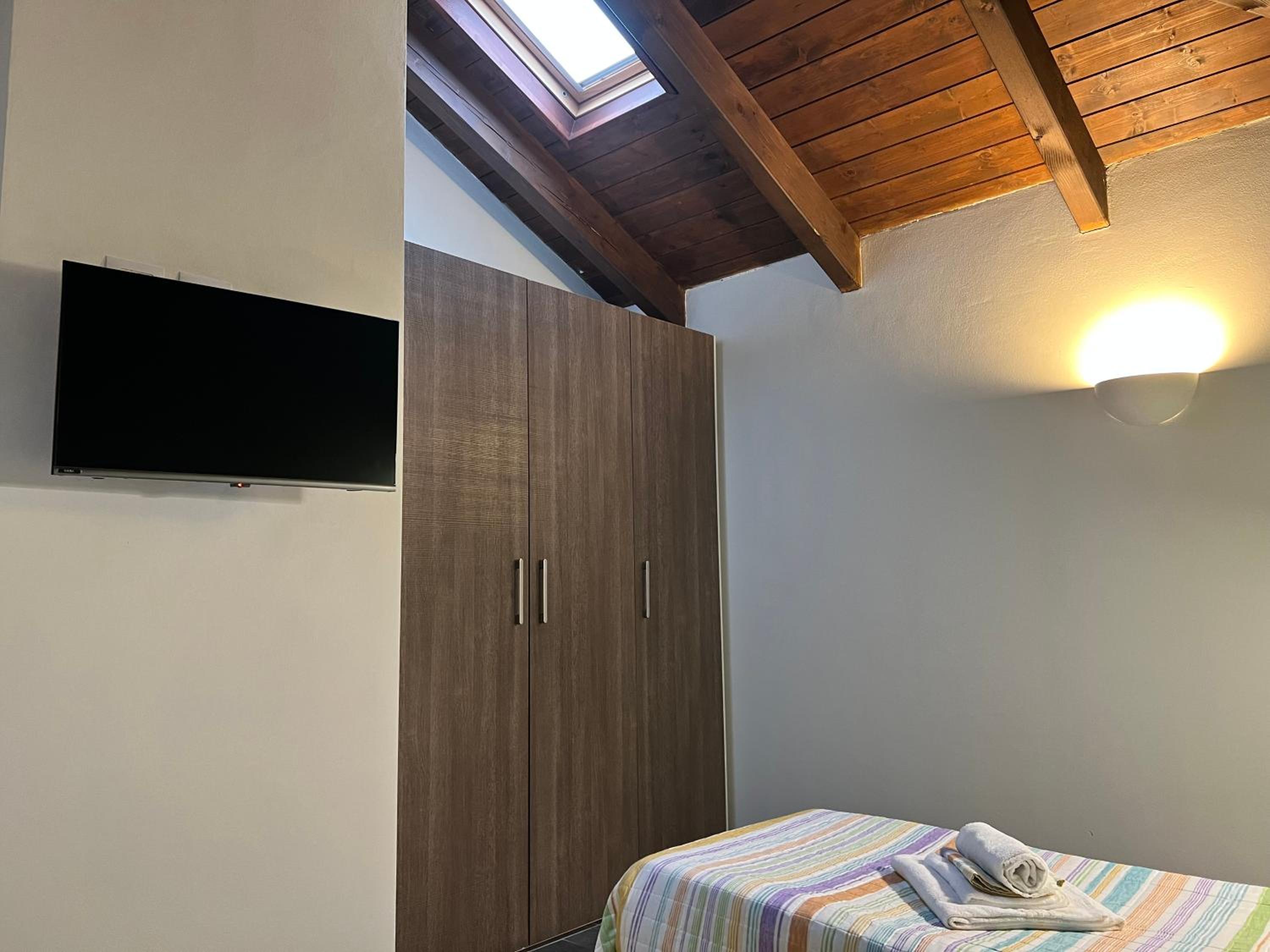 One-Bedroom Apartment - Photo 13