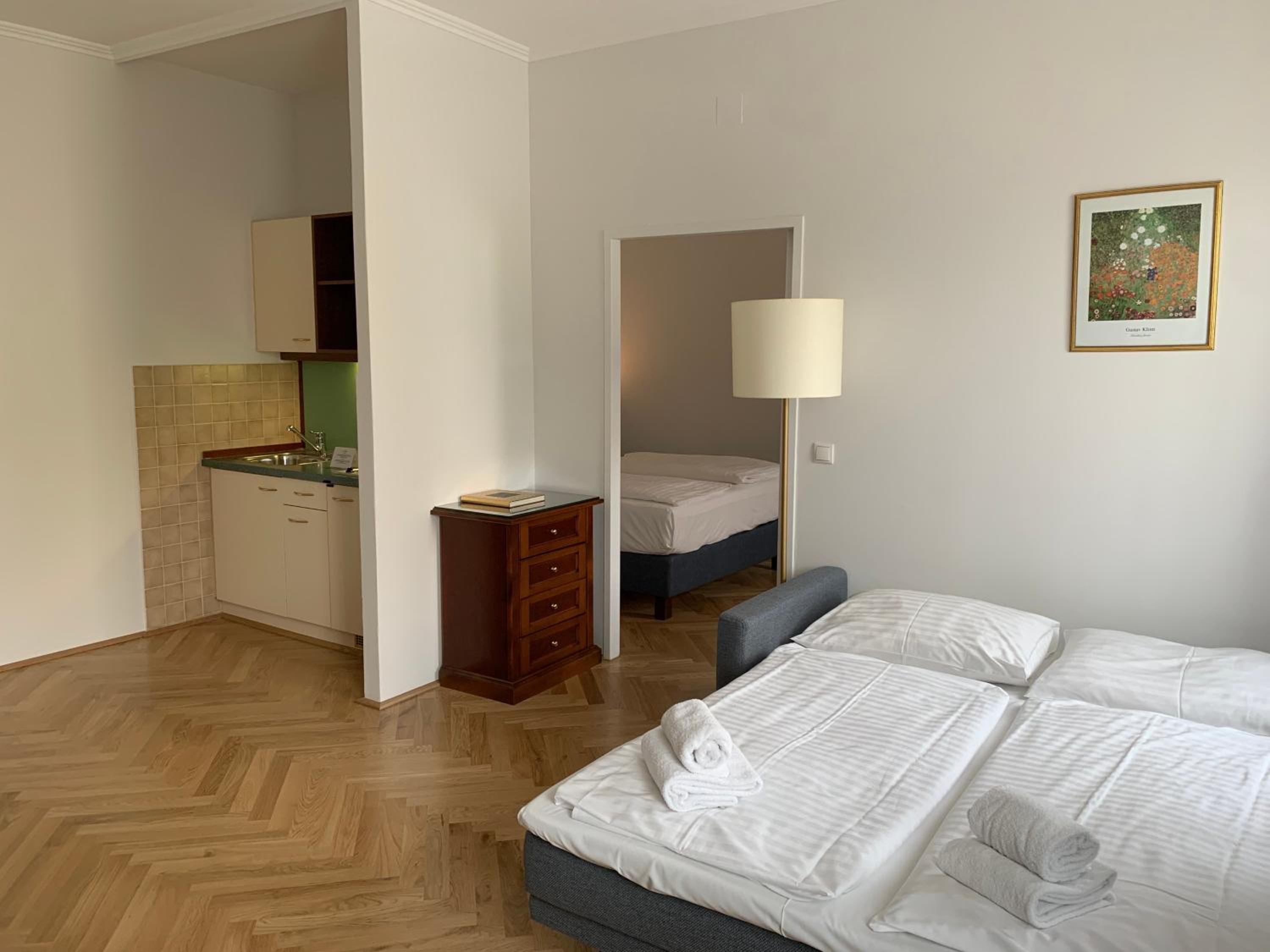 Superior One Bedroom Apartment