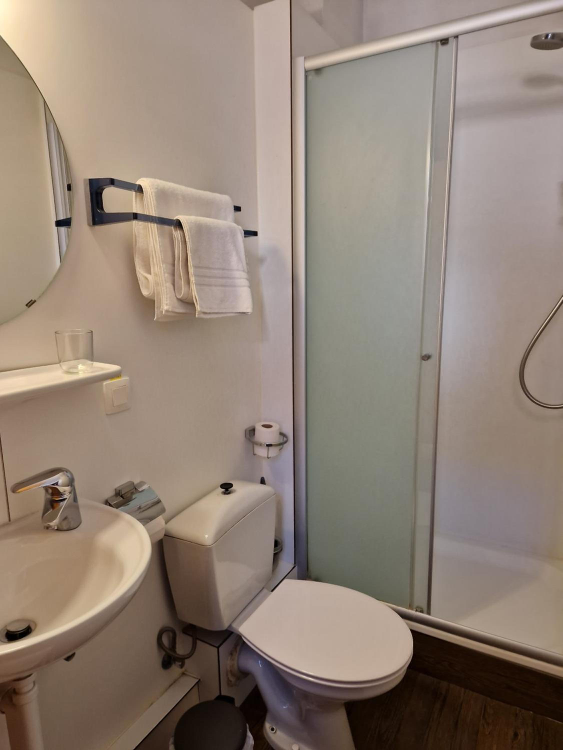 Single Room photo 2