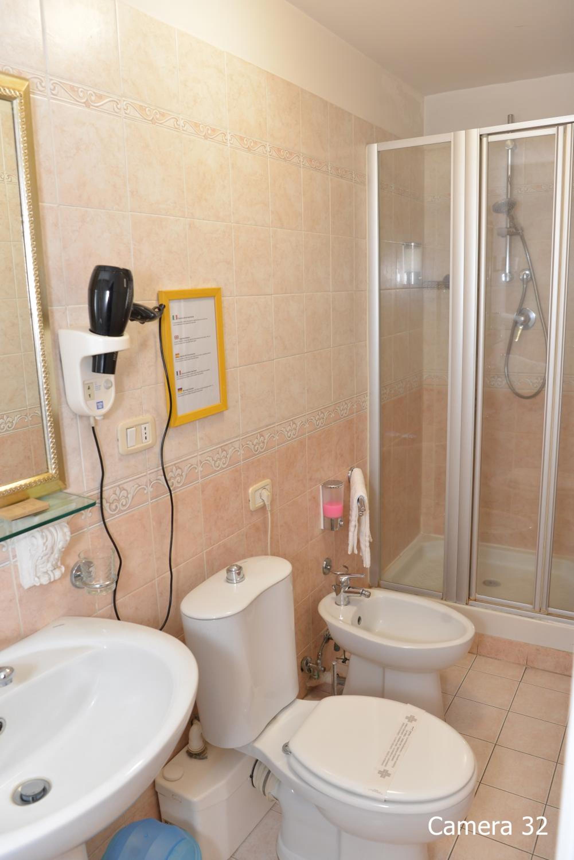 Economy Double or Twin Room - Photo 6