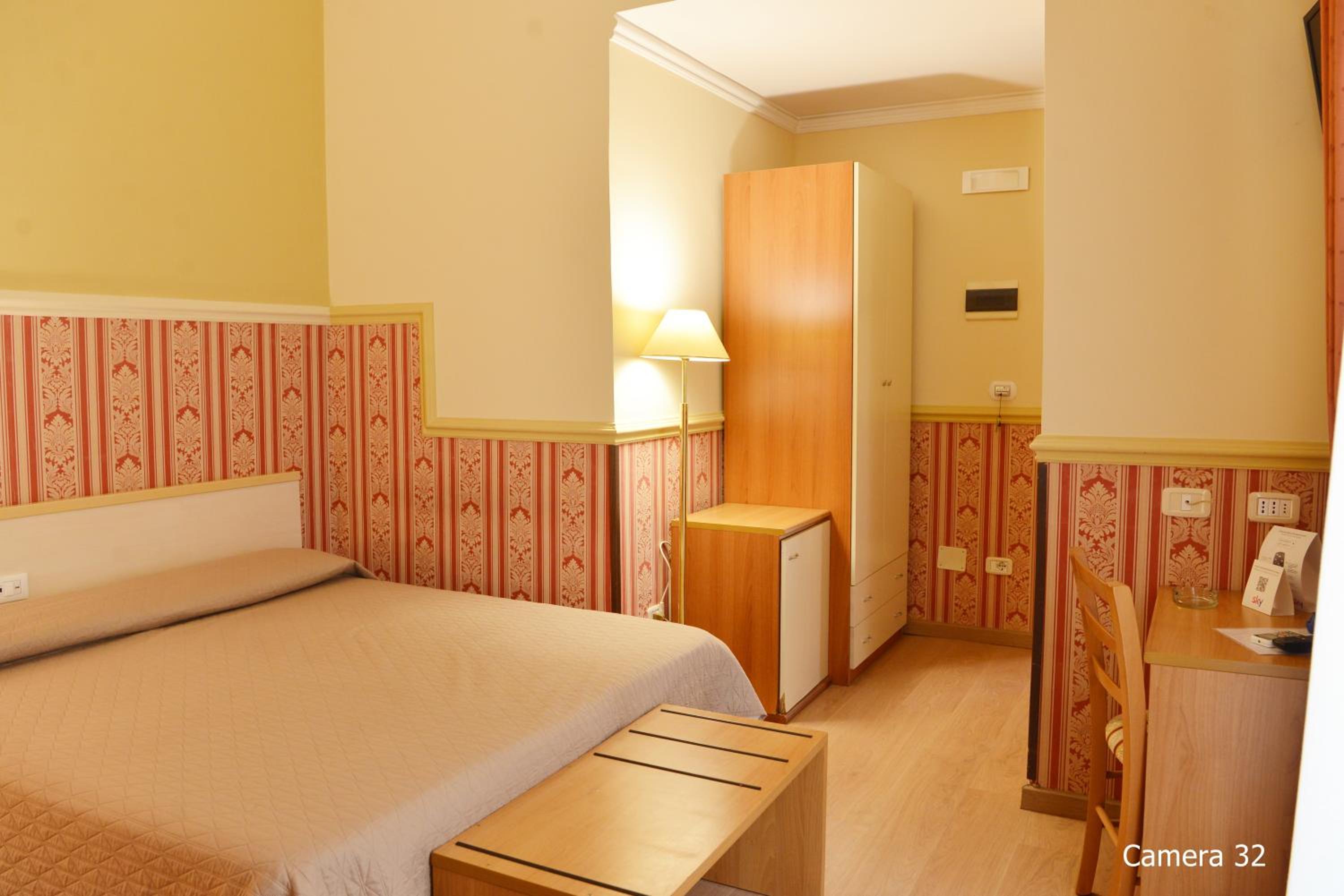 Economy Double or Twin Room - Photo 7