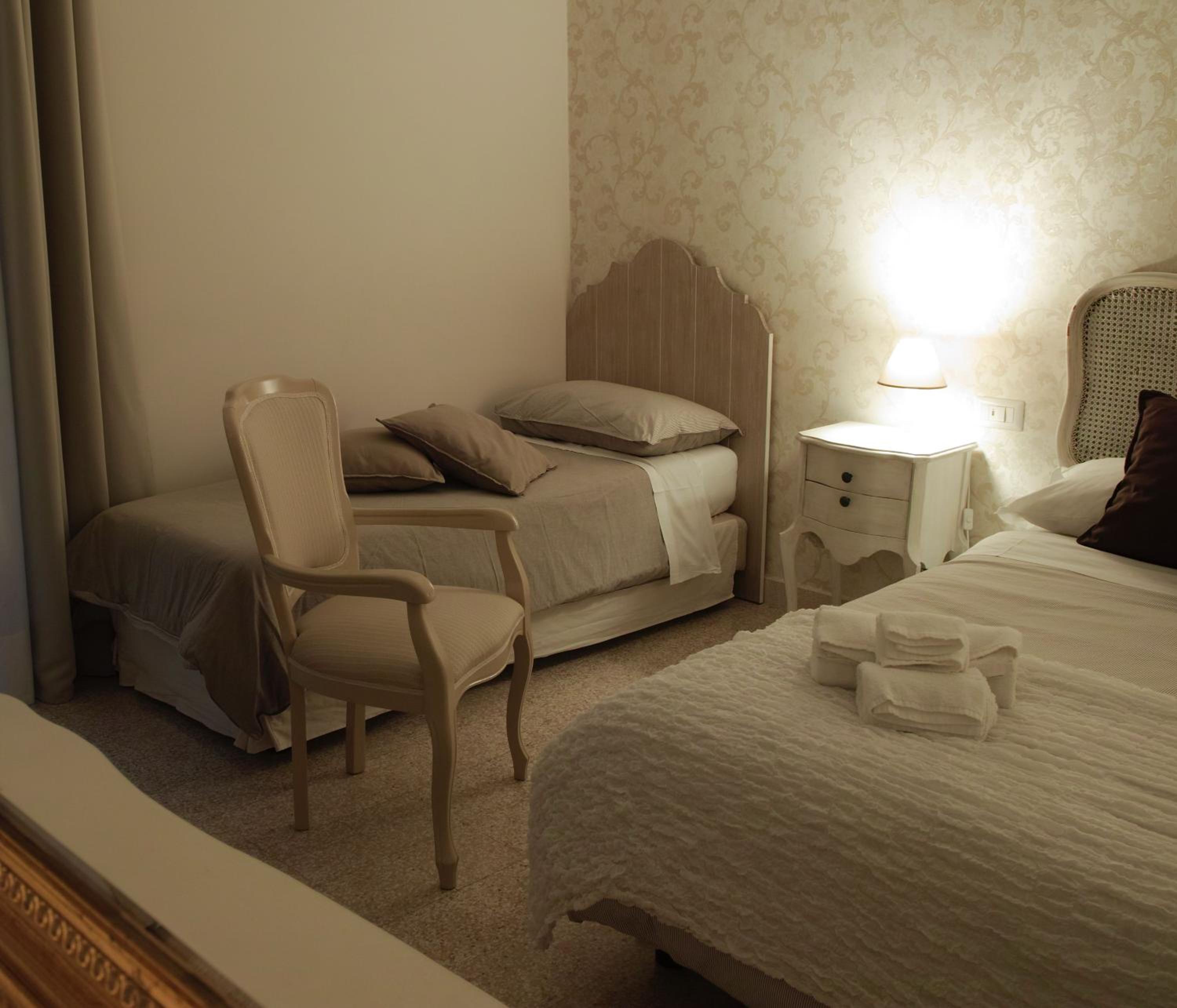 Superior Quadruple Room photo 3