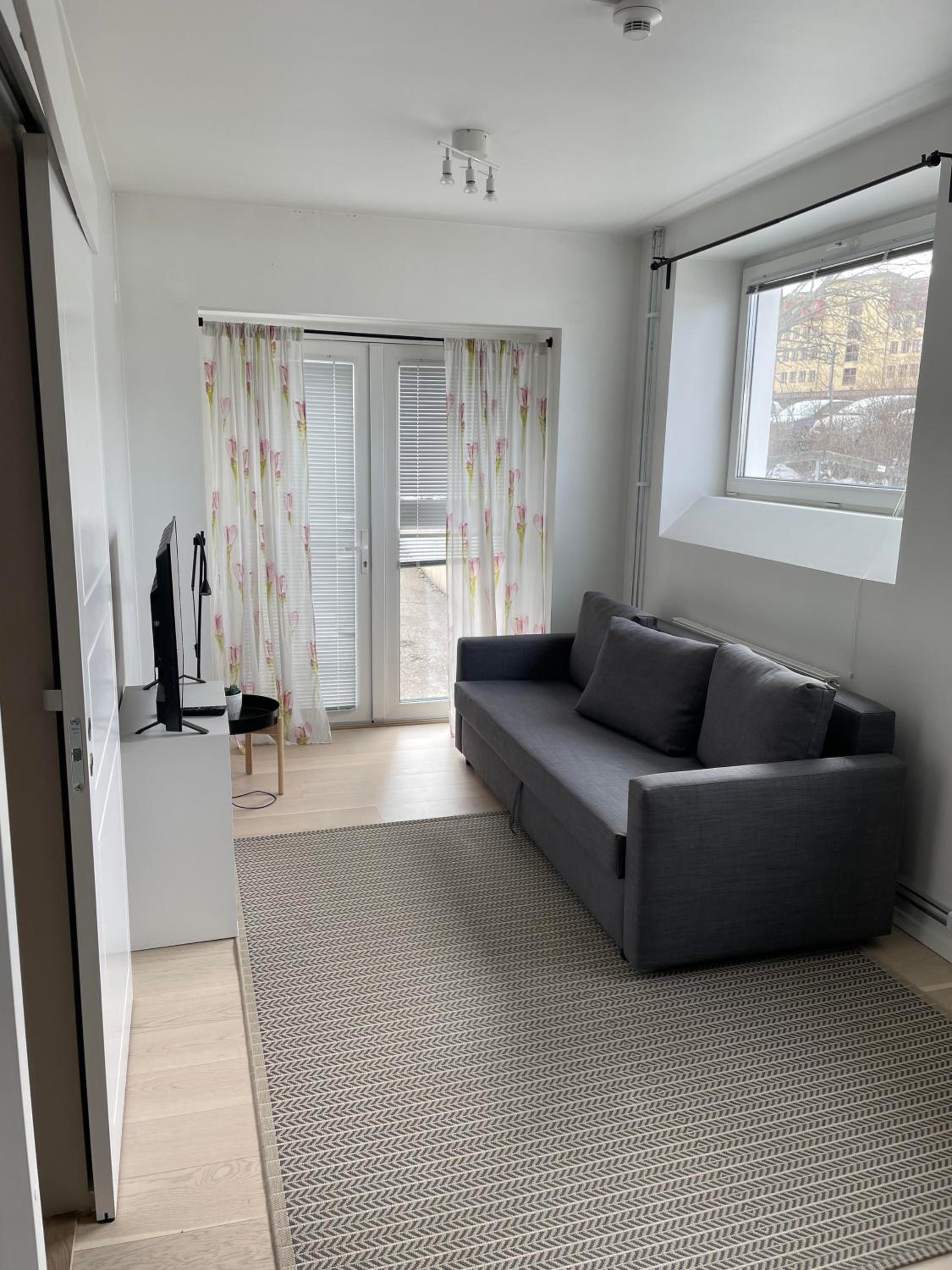 Apartment photo 2