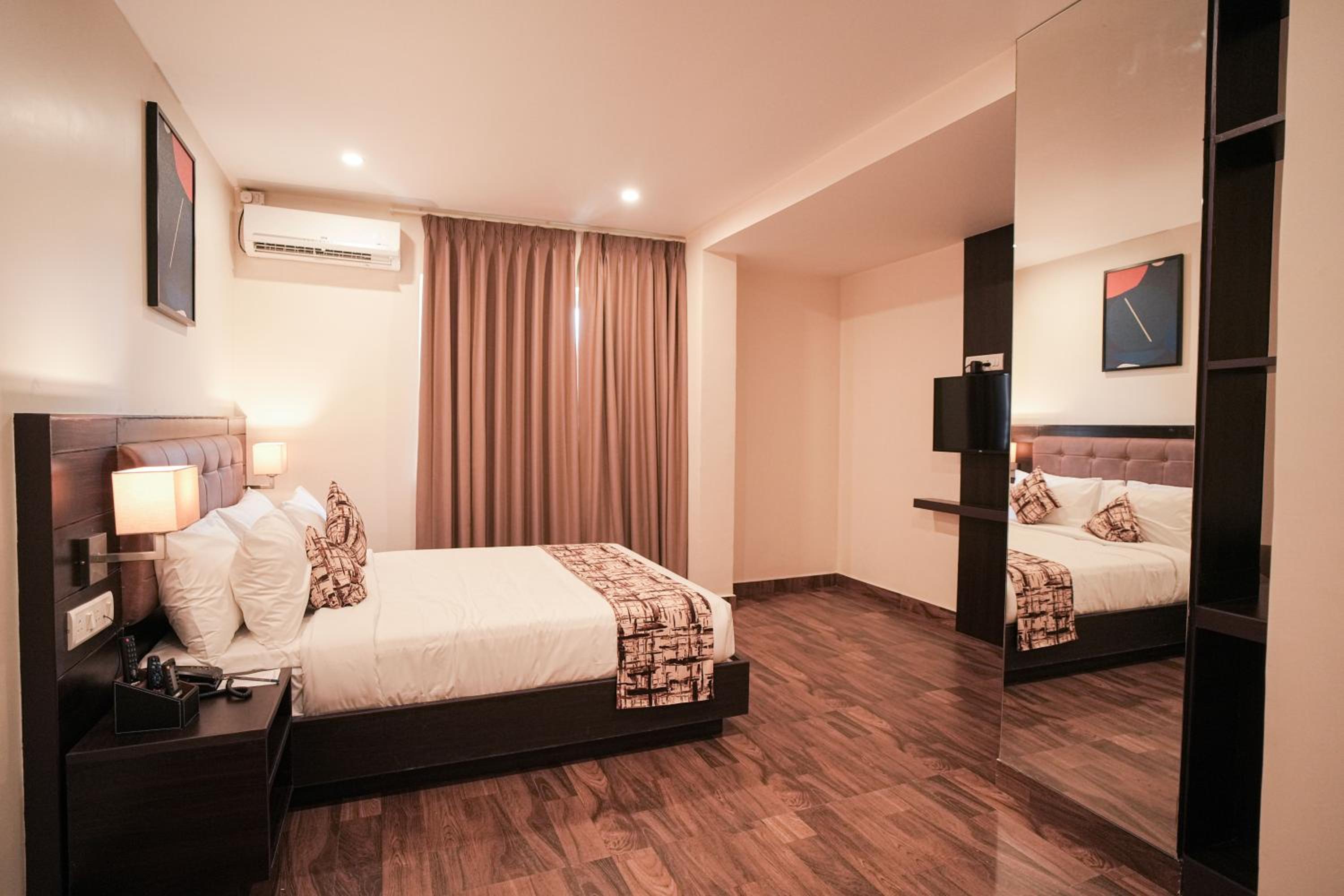 Superior King Room