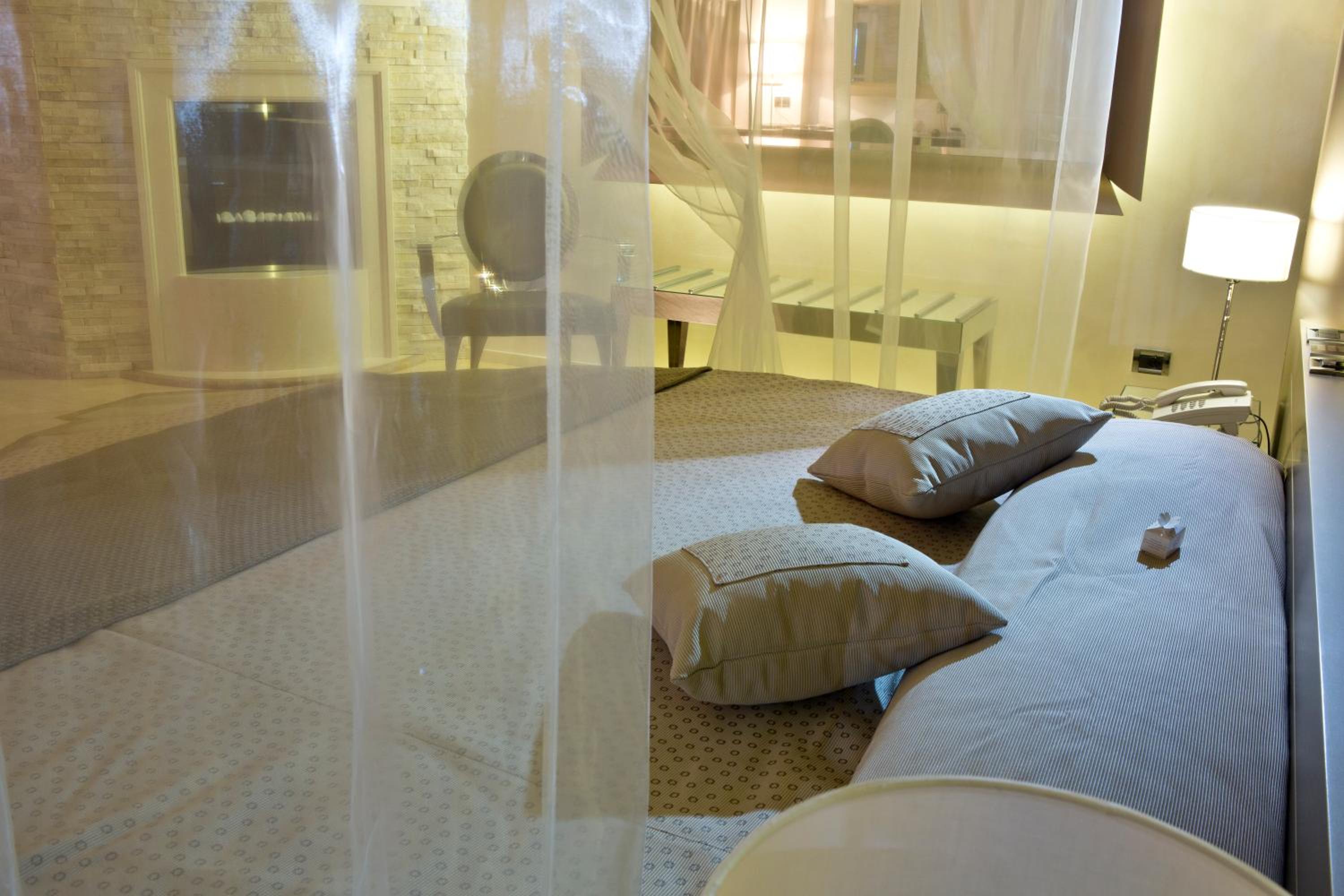 Suite - Photo 5