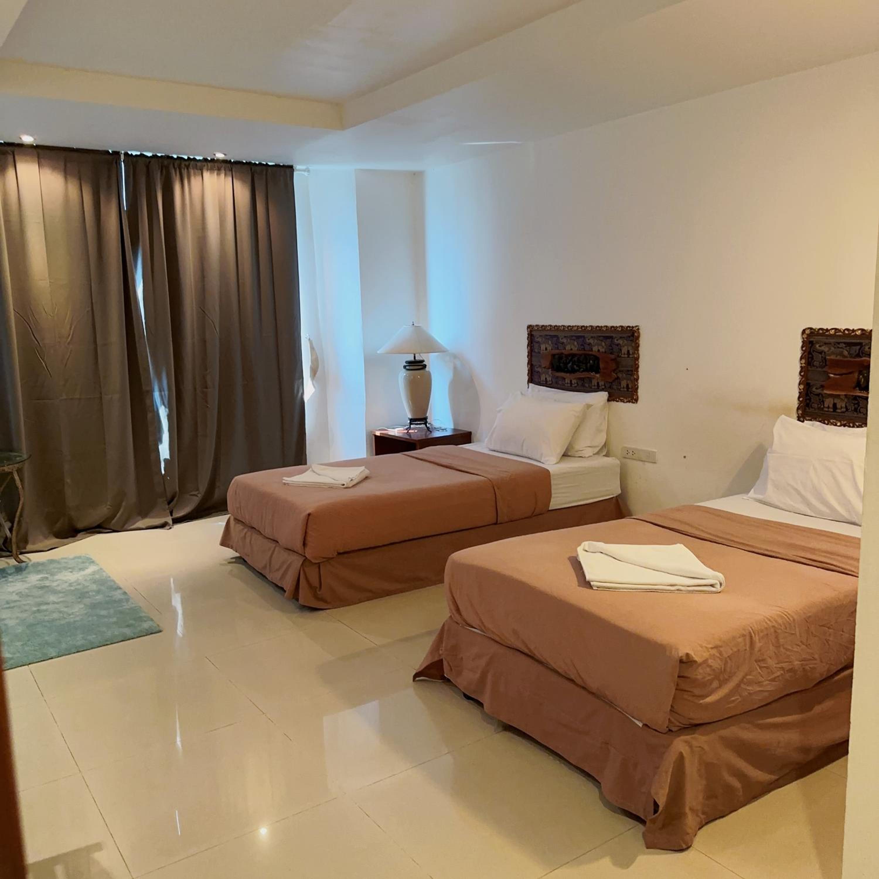 Deluxe Twin Room - Photo 1