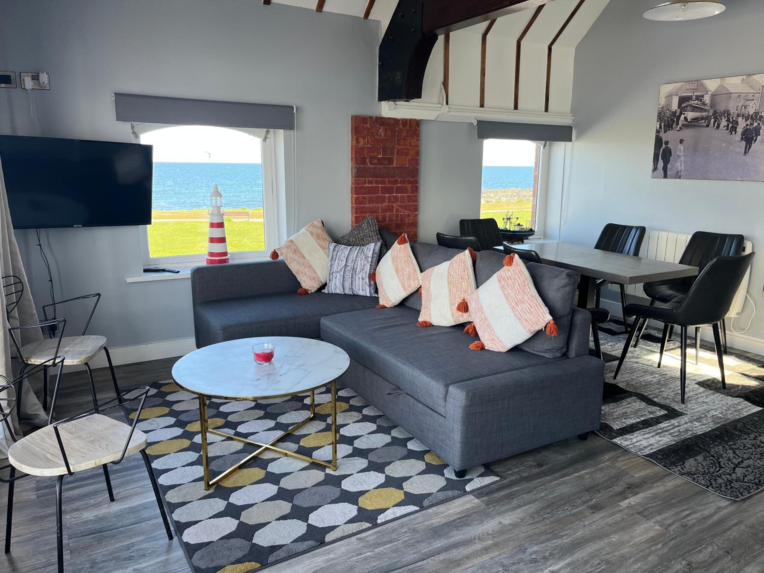 Two-Bedroom Apartment - Photo 8