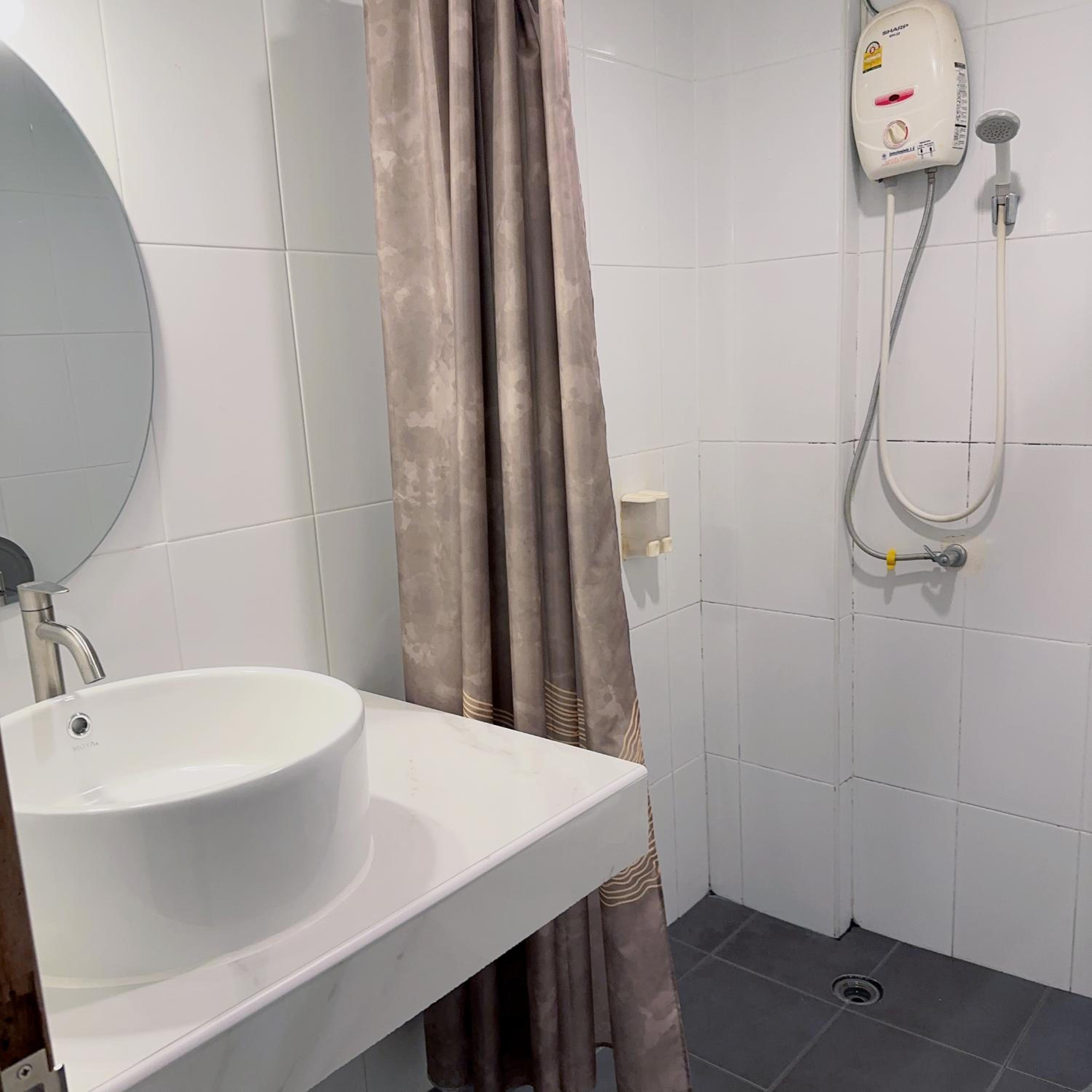 Deluxe Twin Room - Photo 3