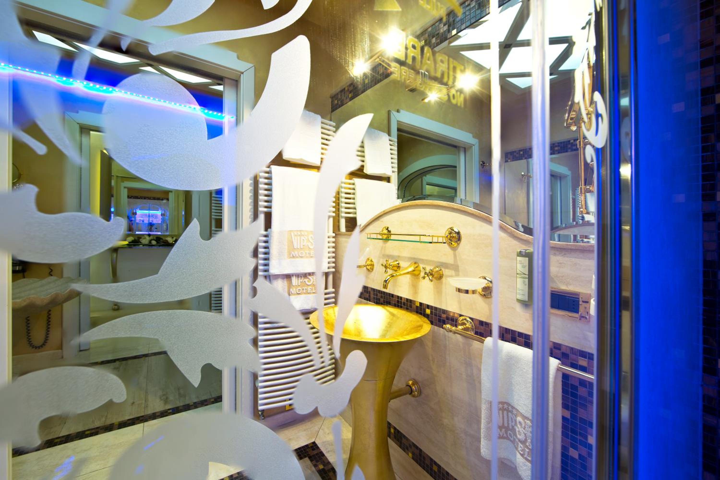 Suite - Photo 2