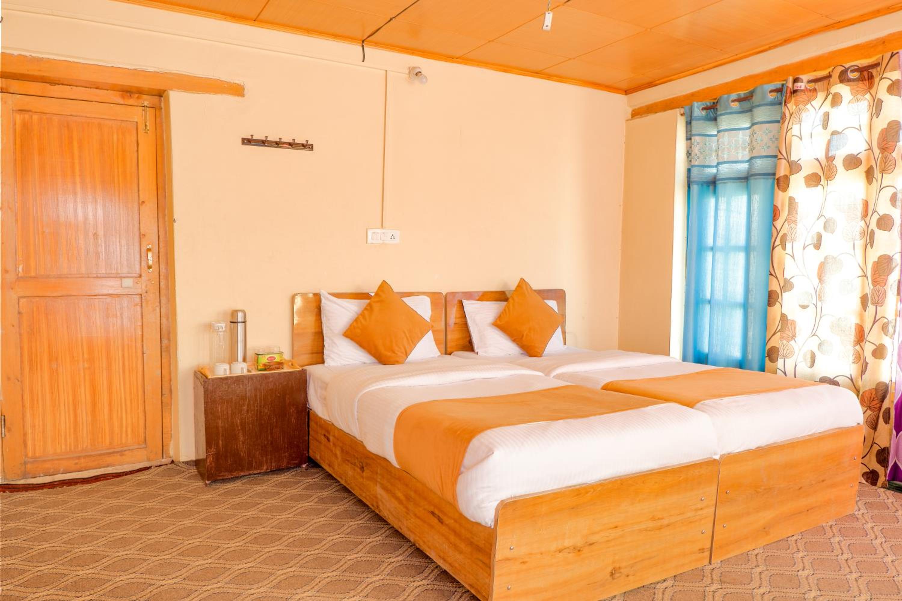Double or Twin Room with Private External Bathroom photo 3