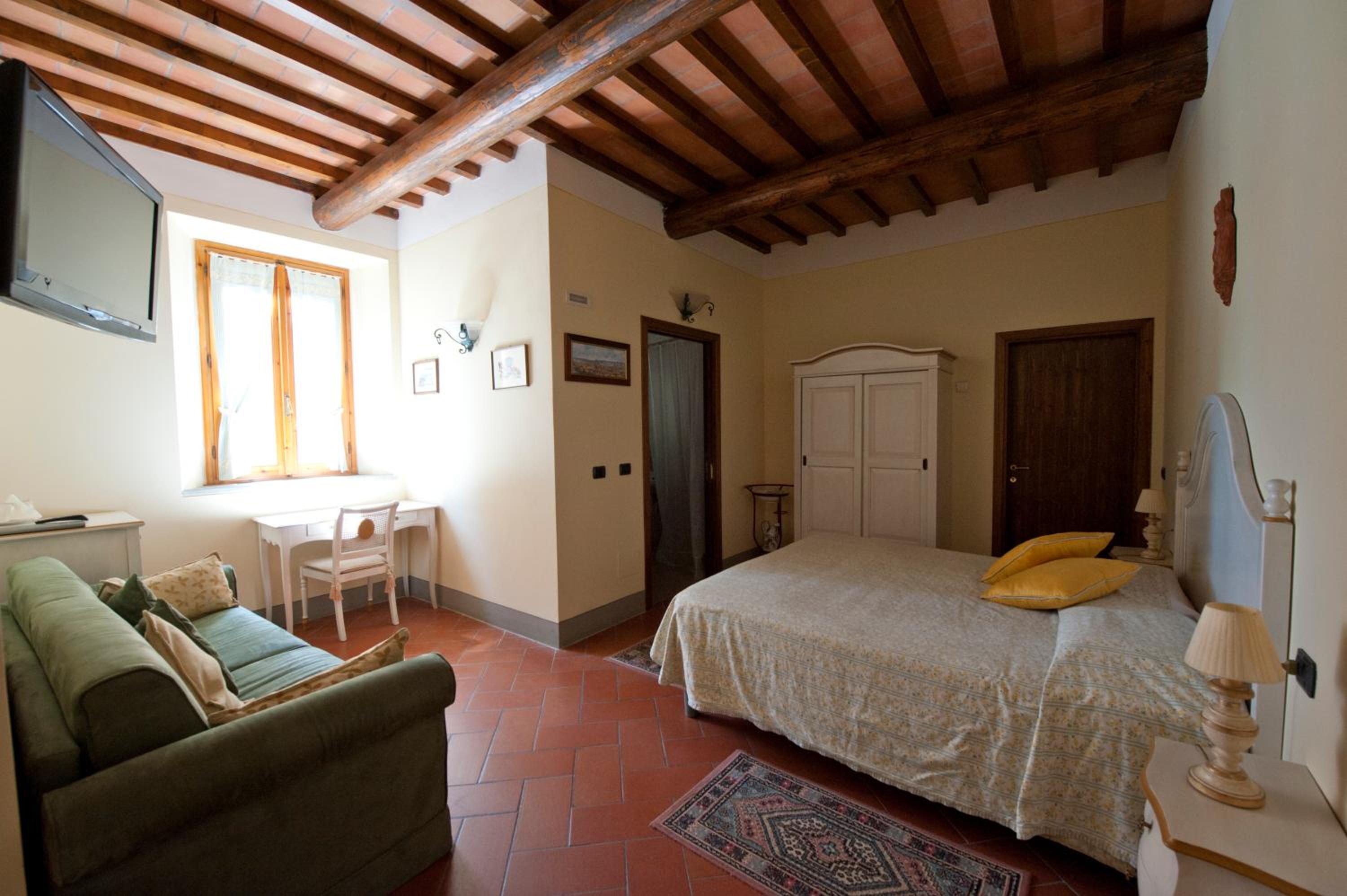 Standard Double Room - Photo 7