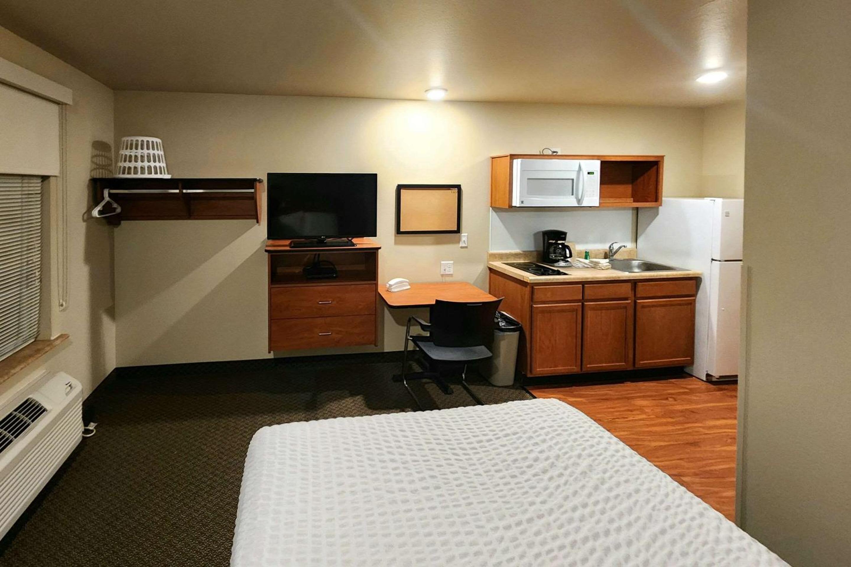 Standard Double Room - Accessible/Non-Smoking photo 2