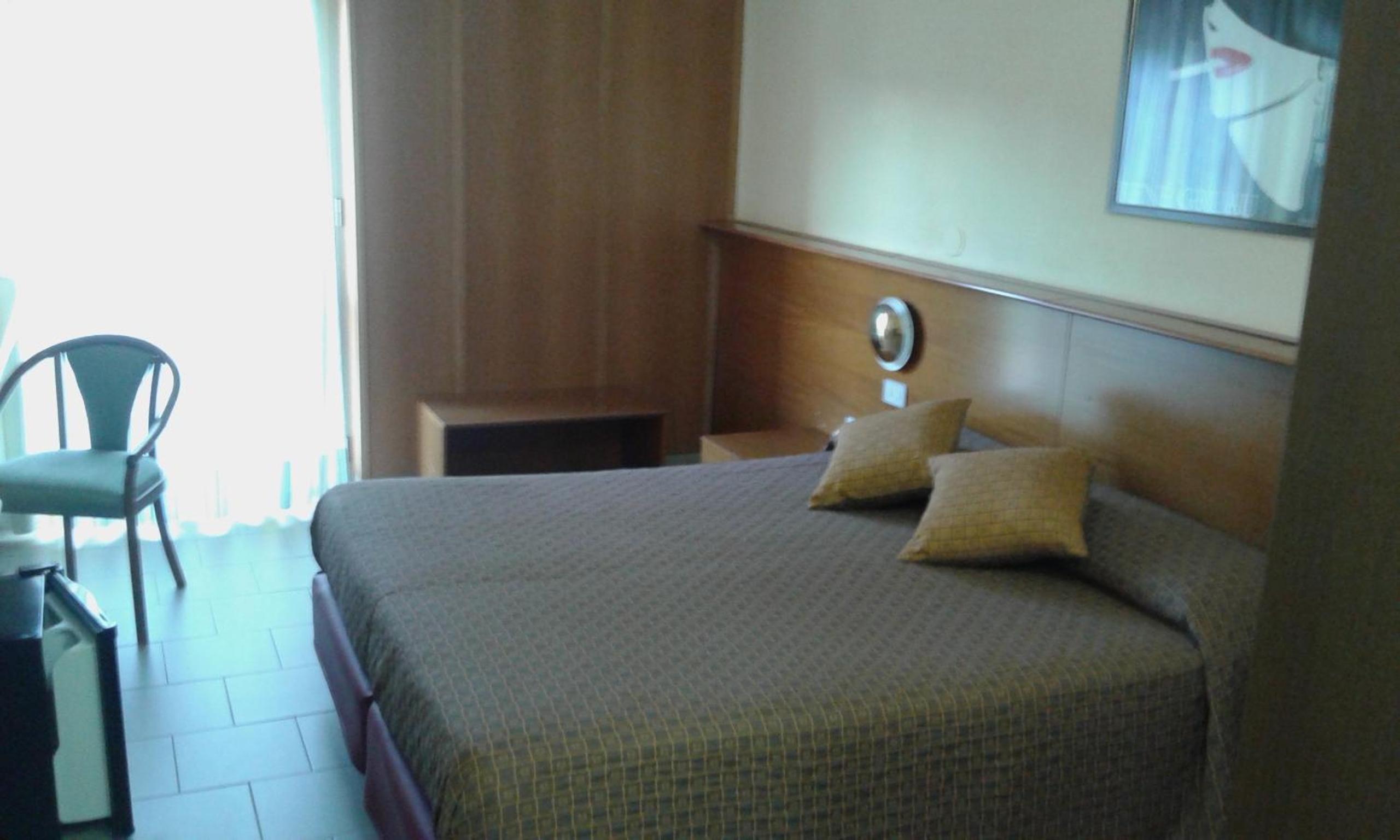 Family Suite (2 Adults + 2 Children) - Photo 1