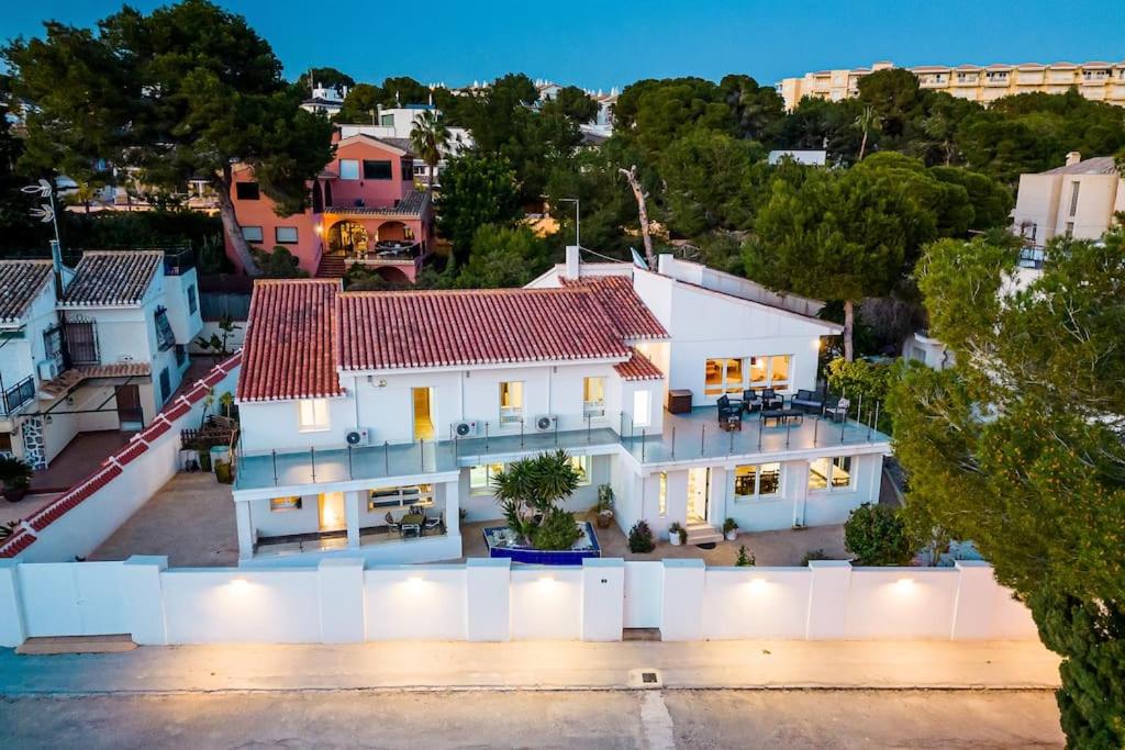 Villa photo 2