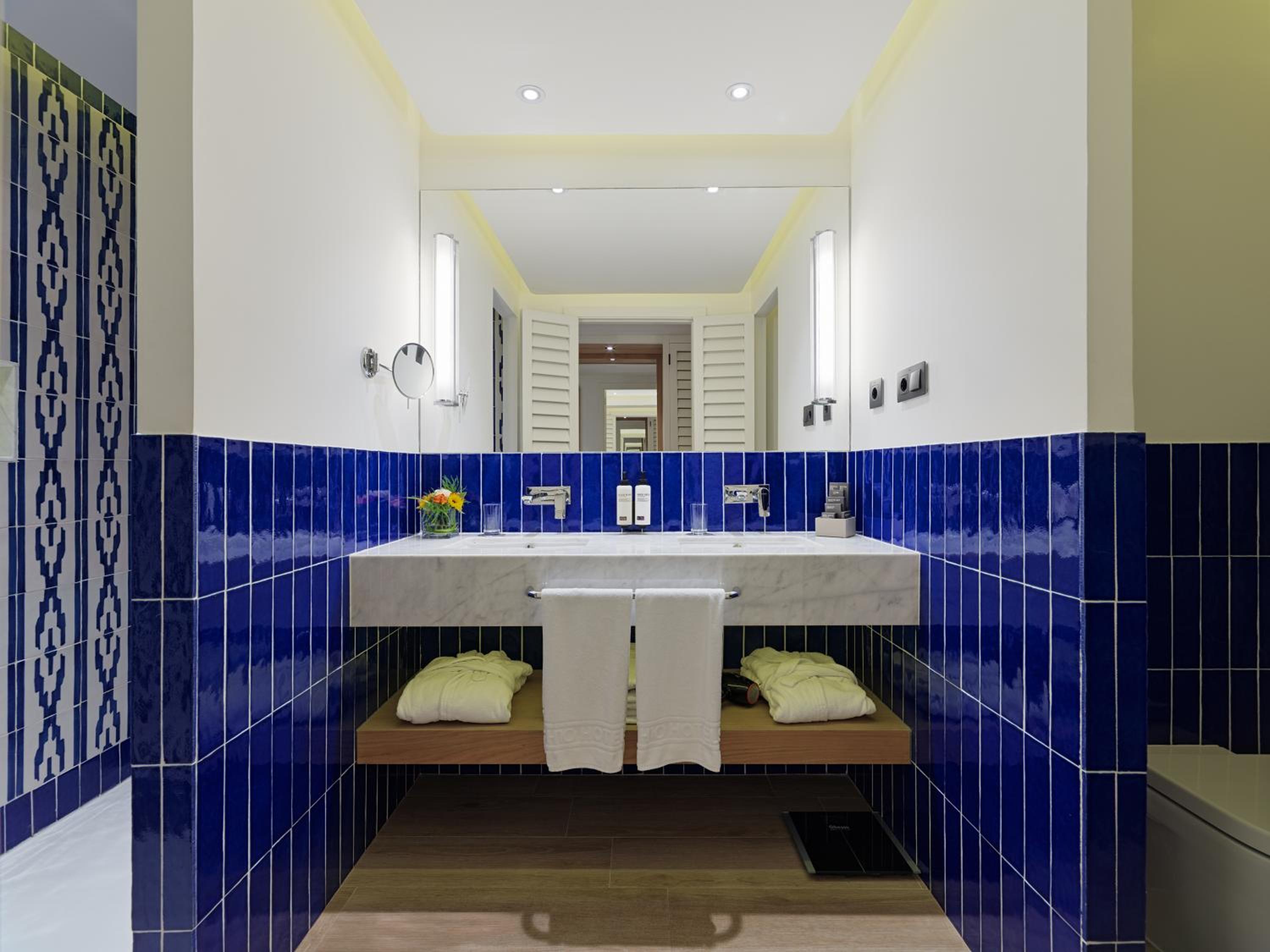 Double or Twin Room with Sea View
