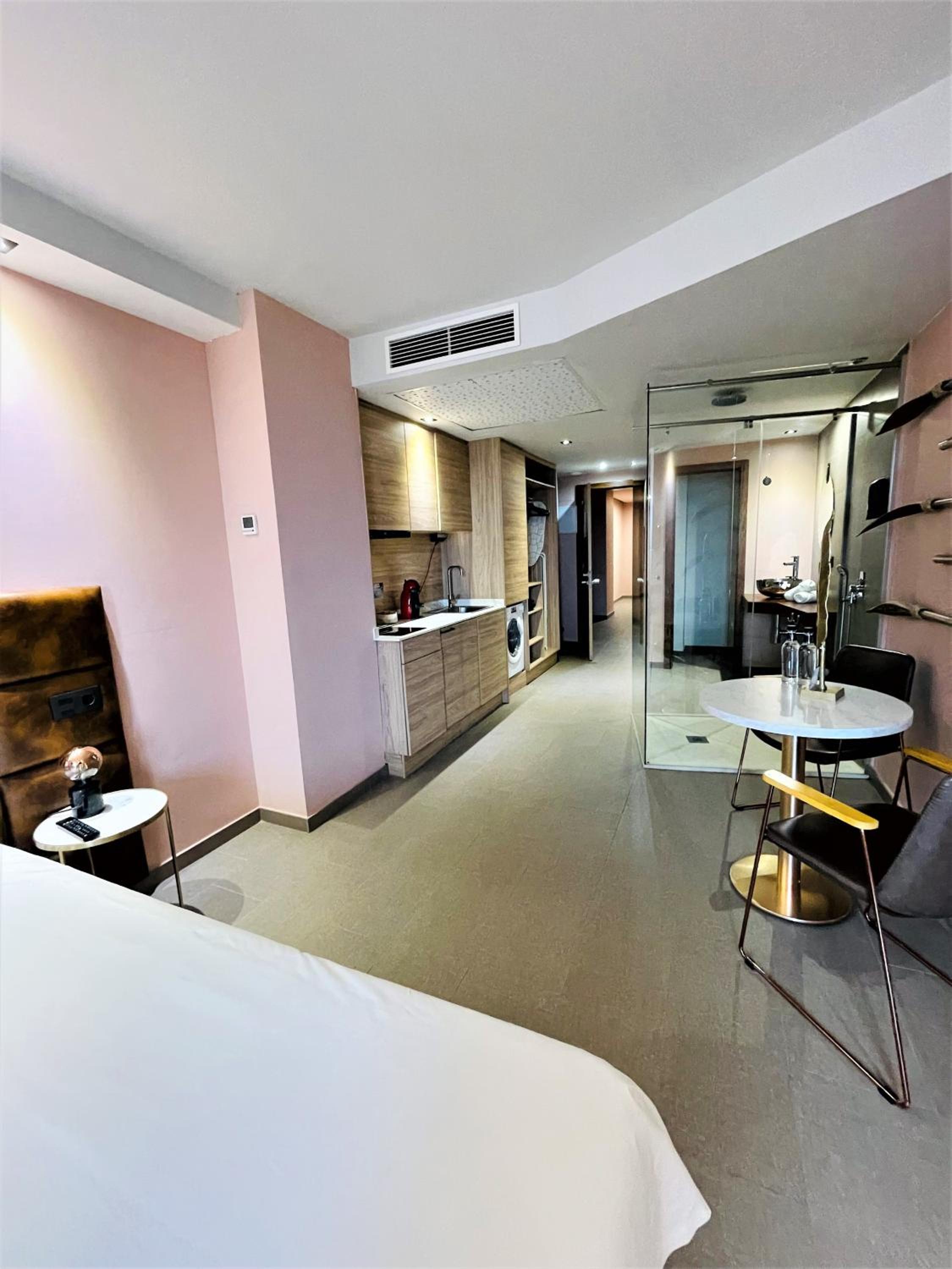 Apartment with Bay View - Photo 12