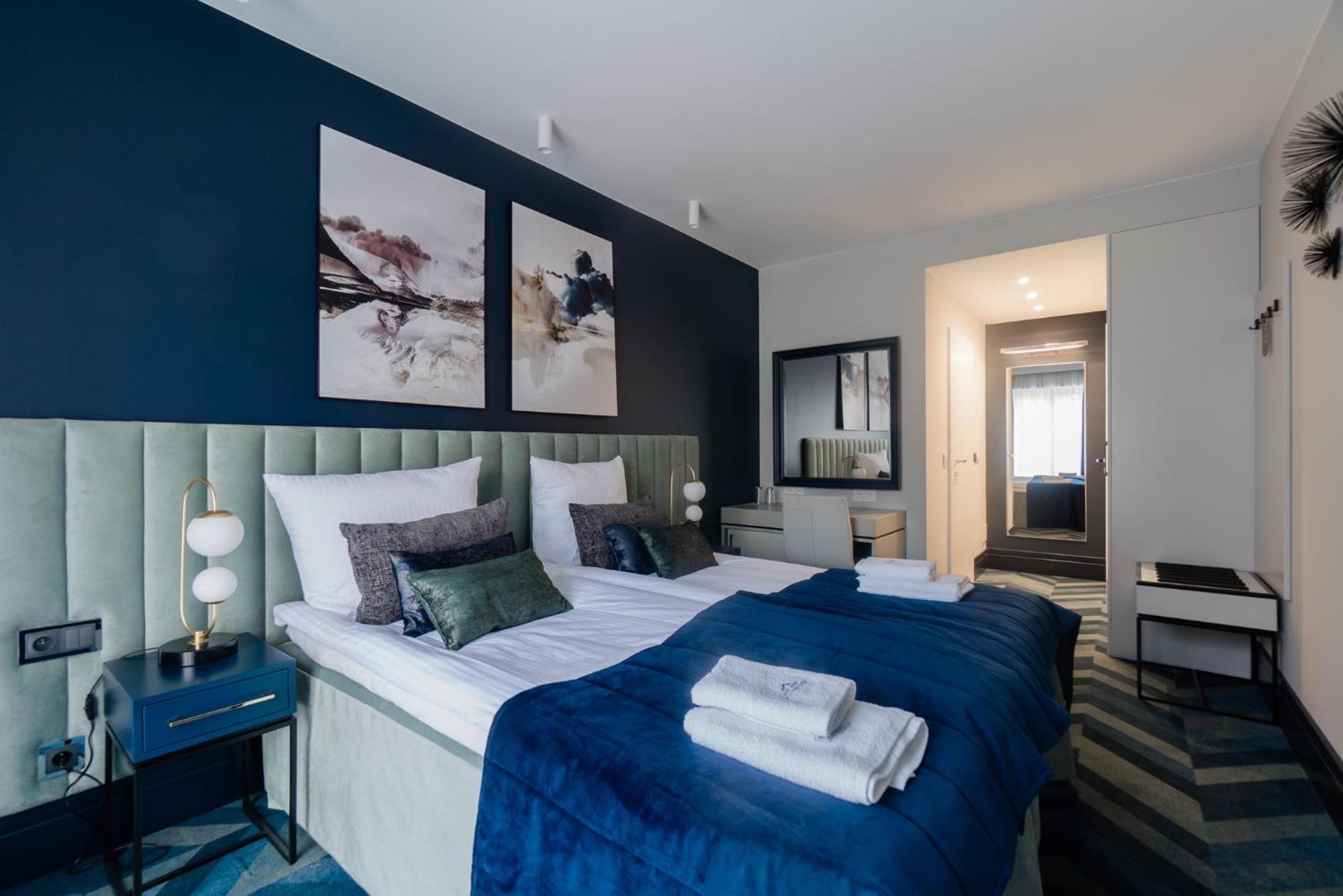 Queen Room photo 1