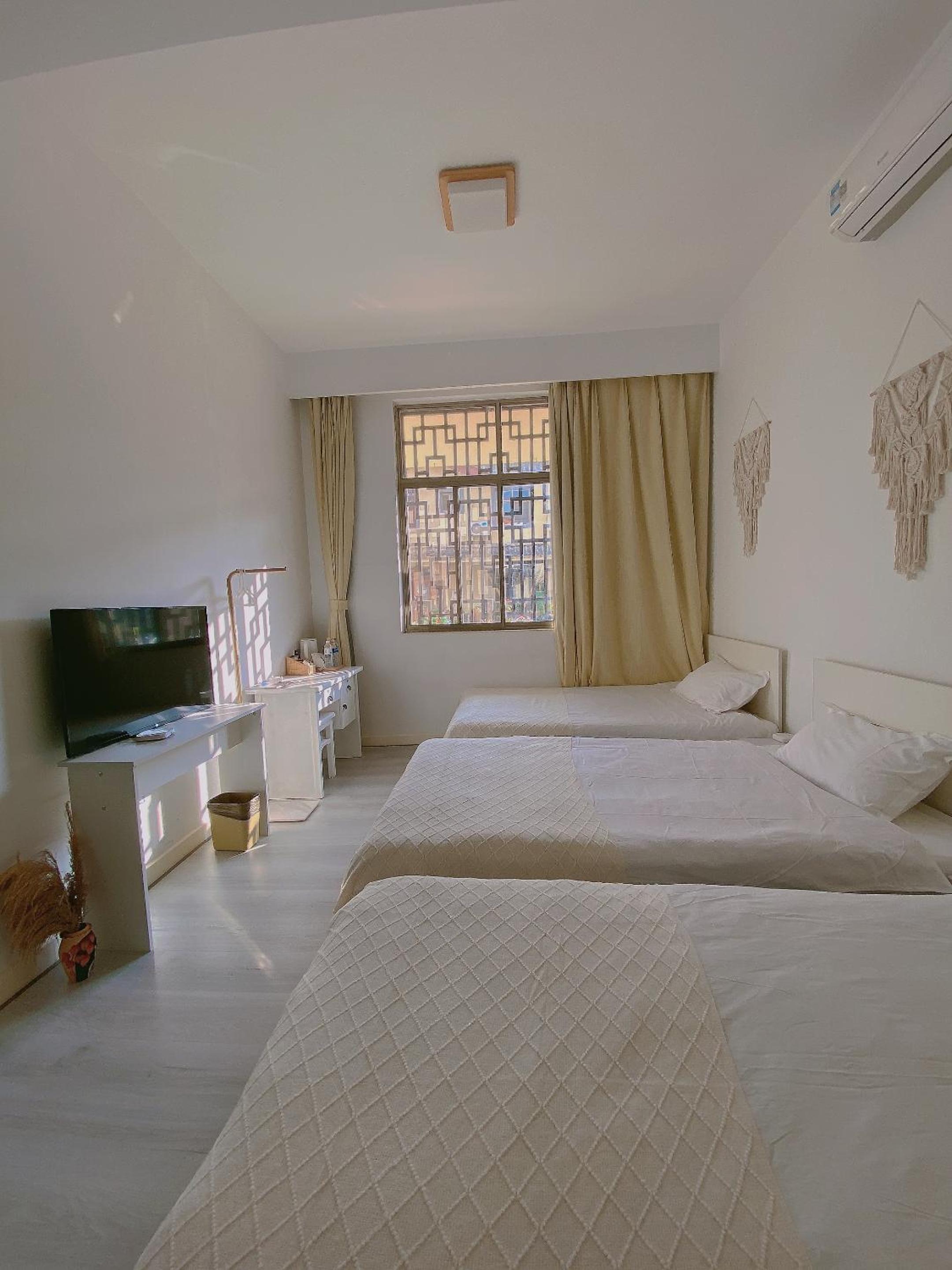 Triple Room with Bathroom photo 1