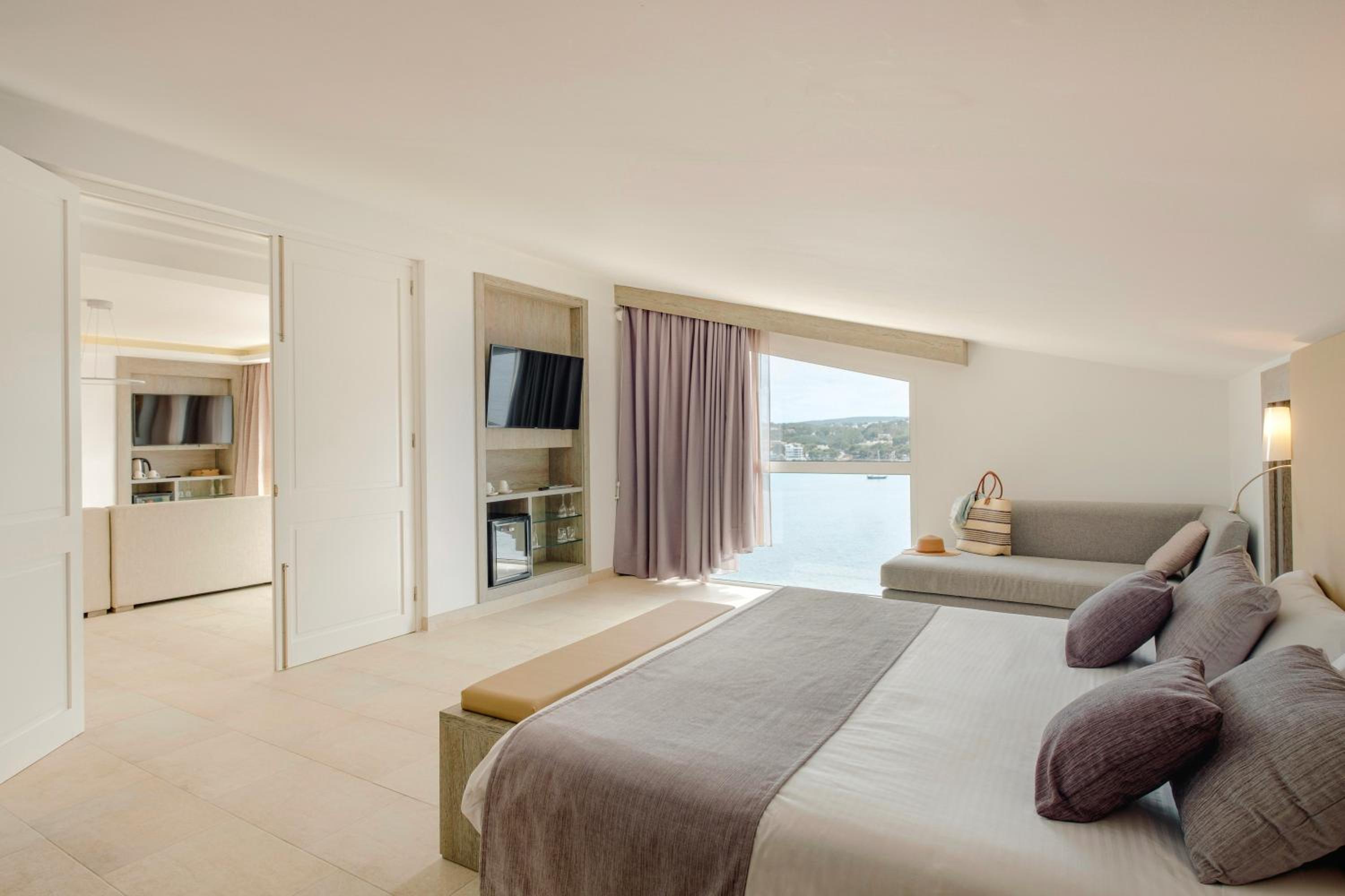Luxury Apartment with Sea View photo 2