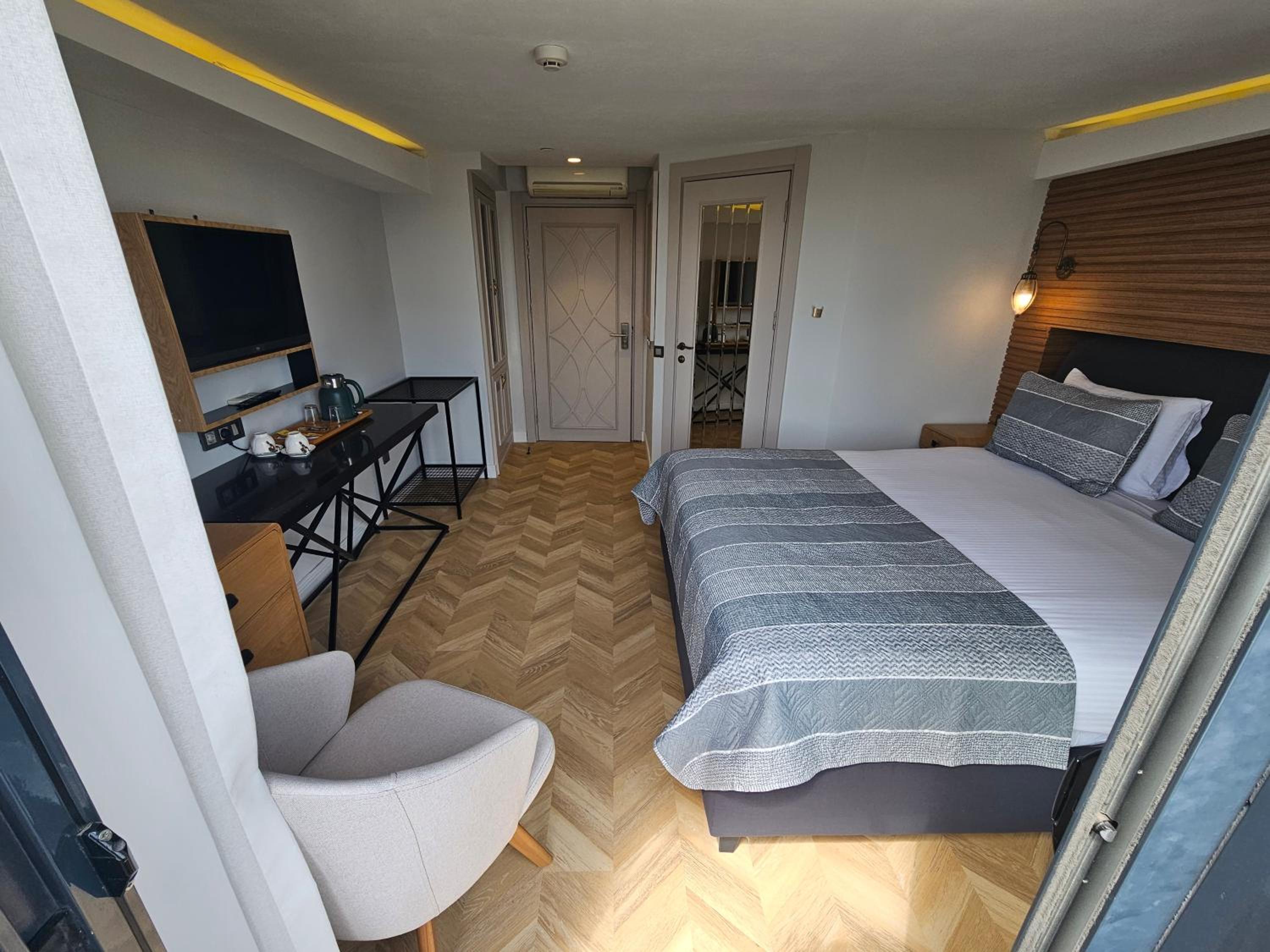 Premium Double Room with Sea View photo 3