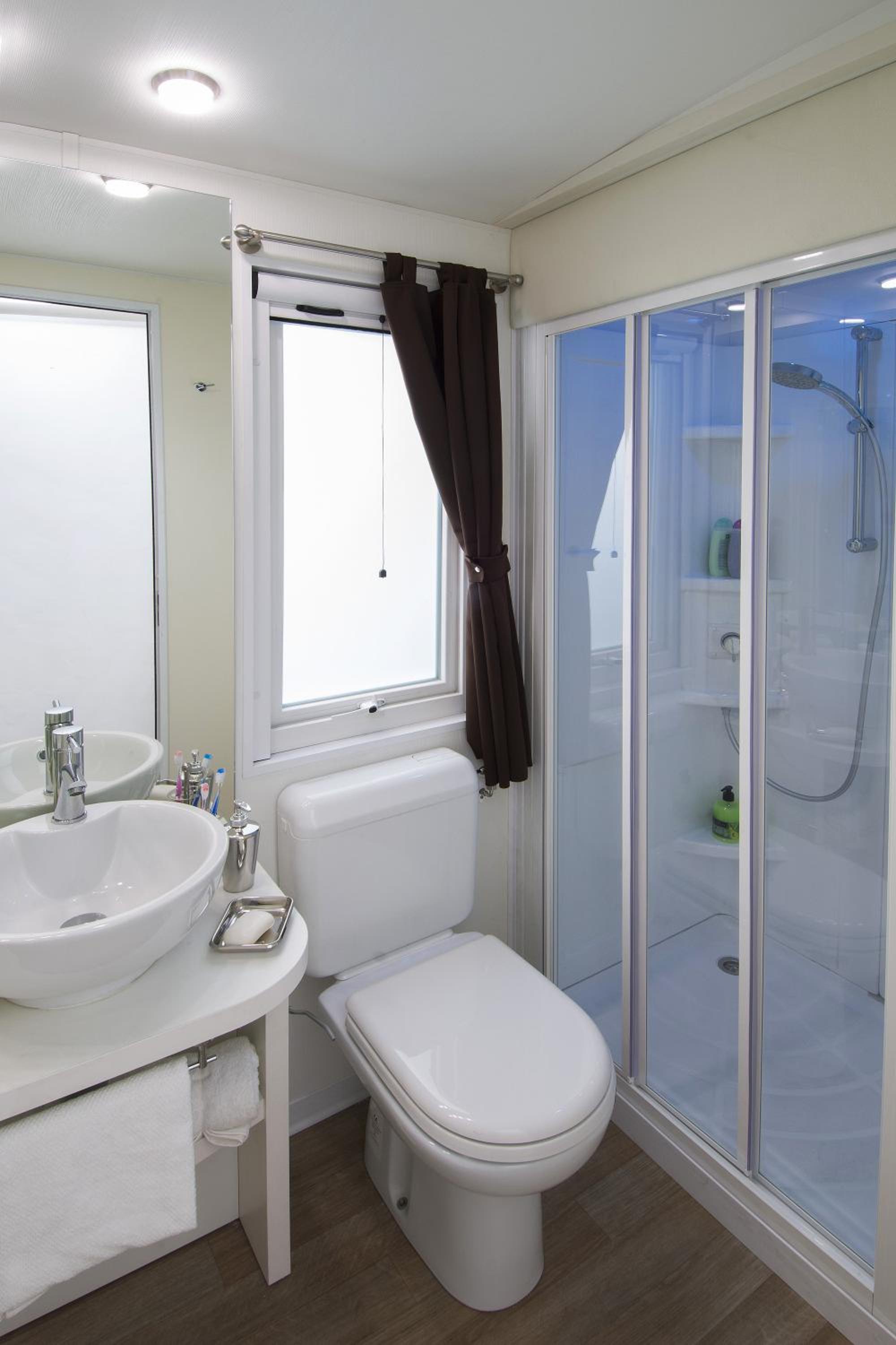 Mobile Home Luxury - Photo 2
