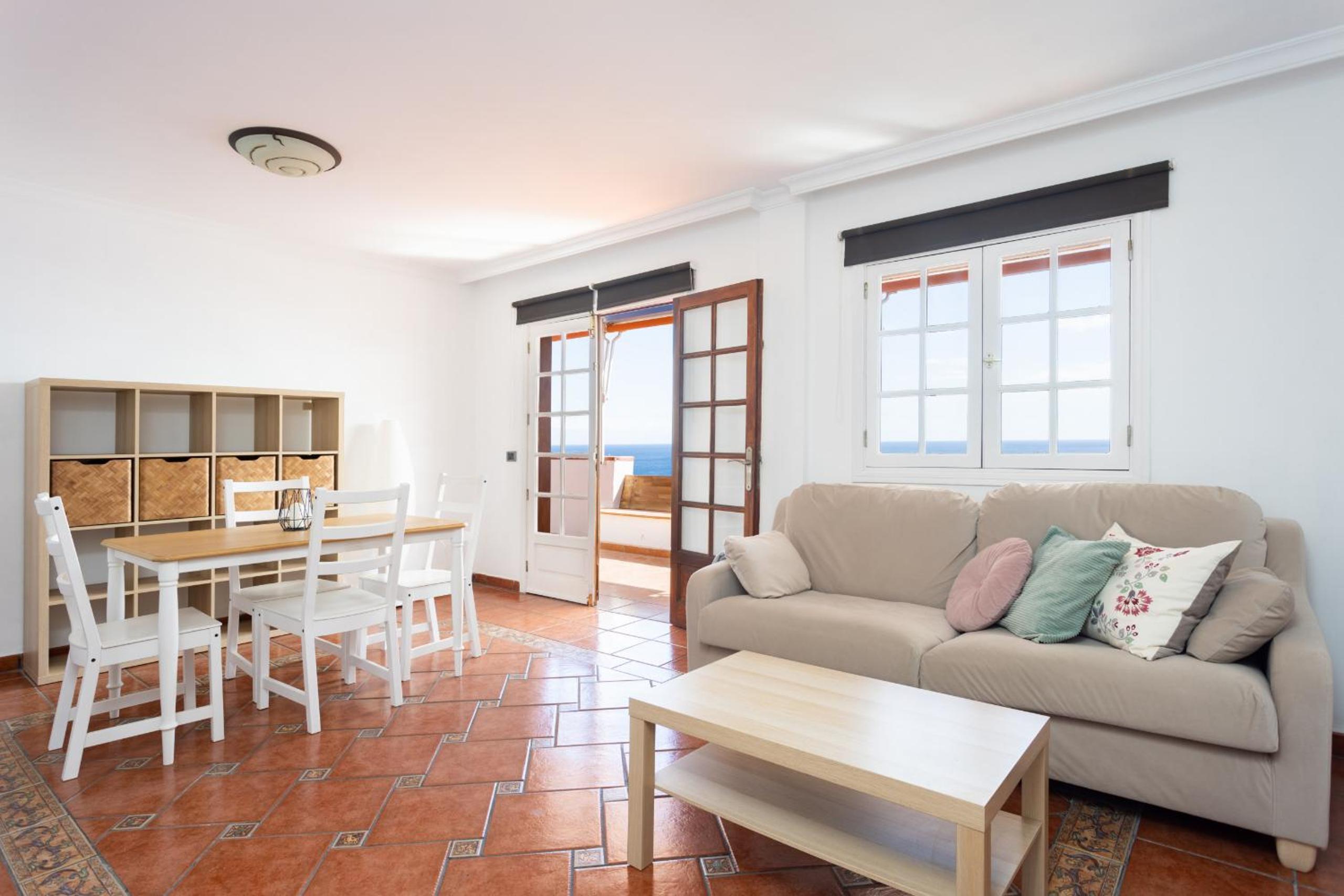 Apartamento con vista al mar