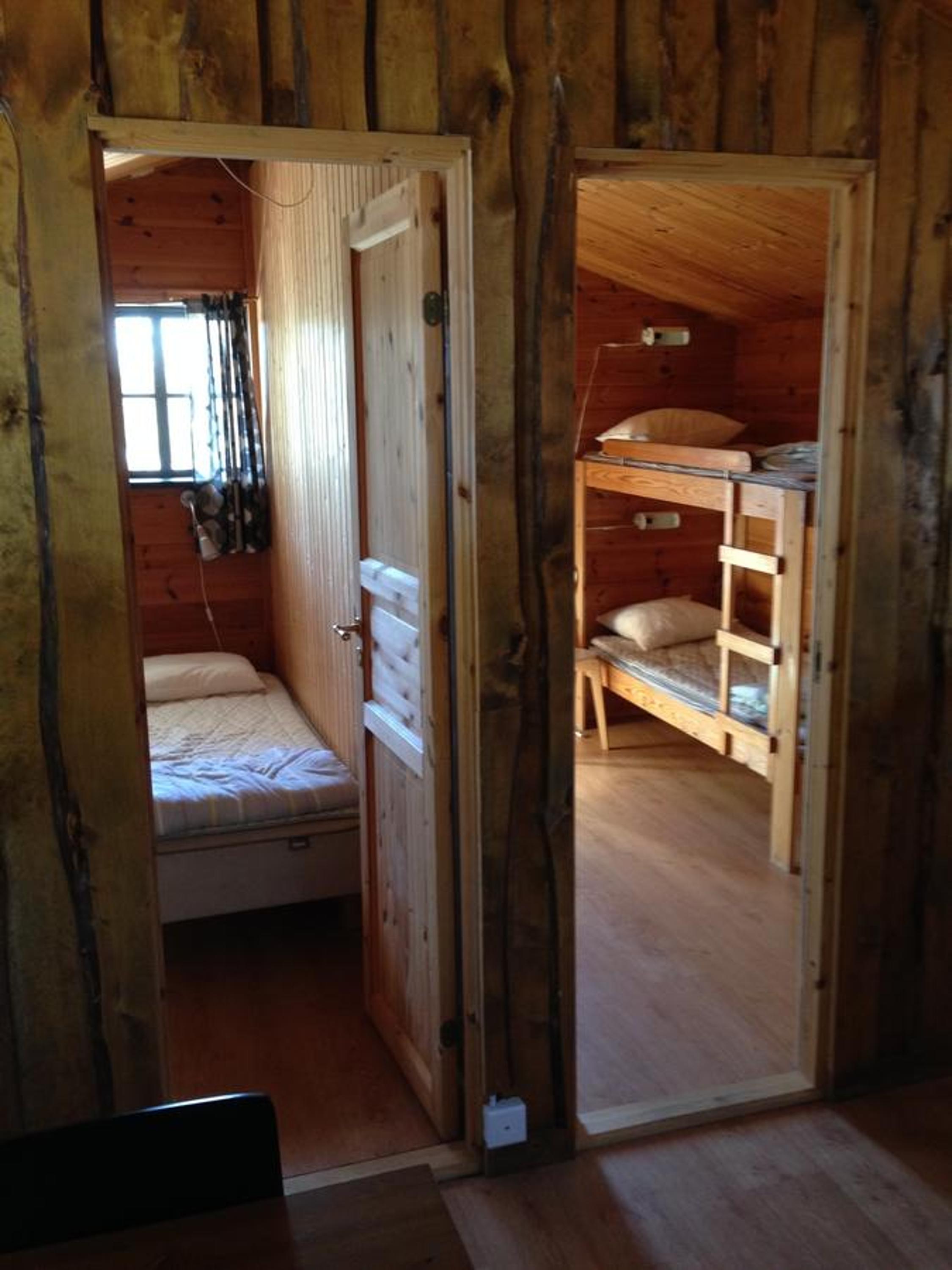 Three-Bedroom Cottage - Photo 3