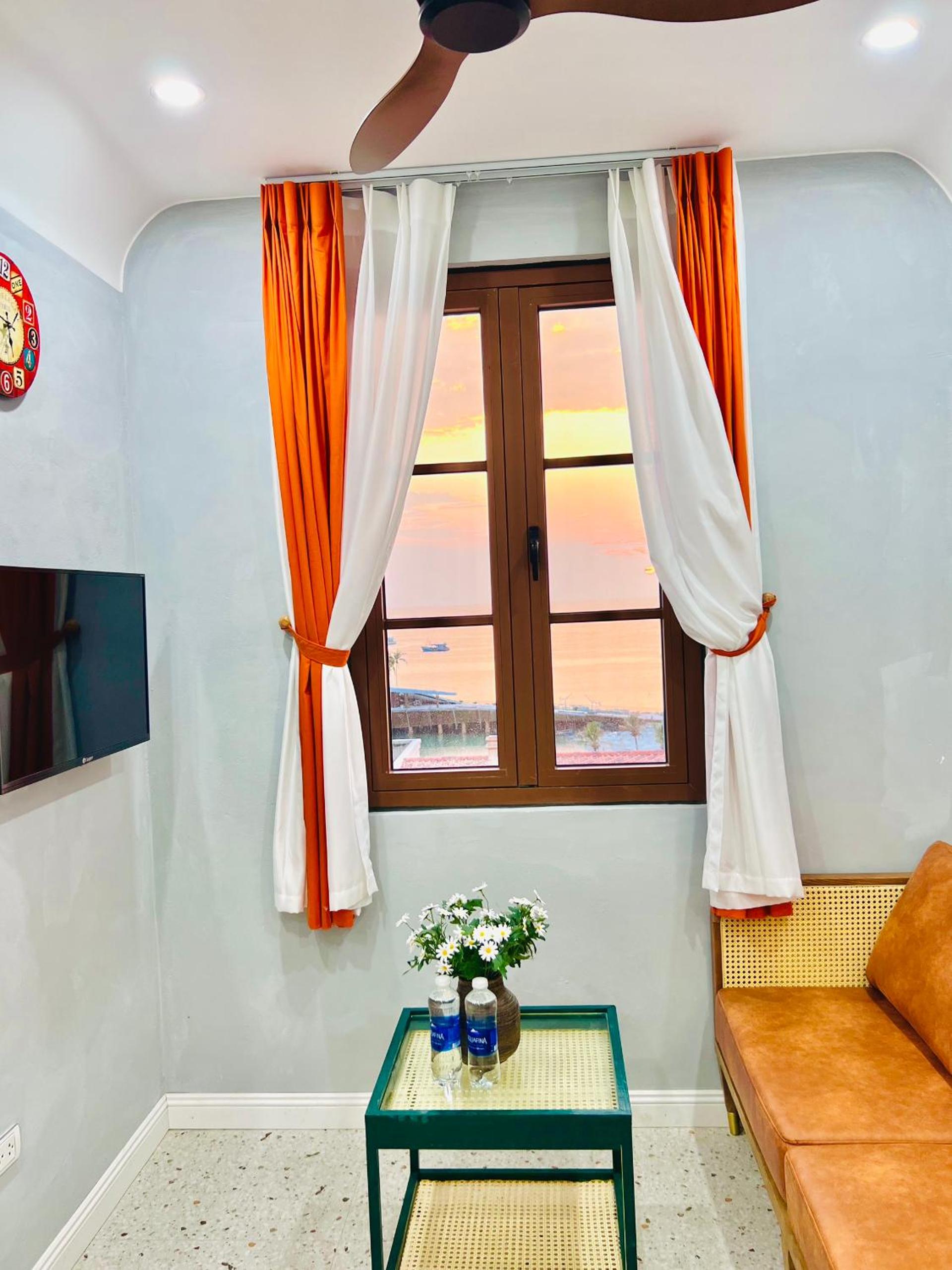 Apartment with Sea View - Photo 5