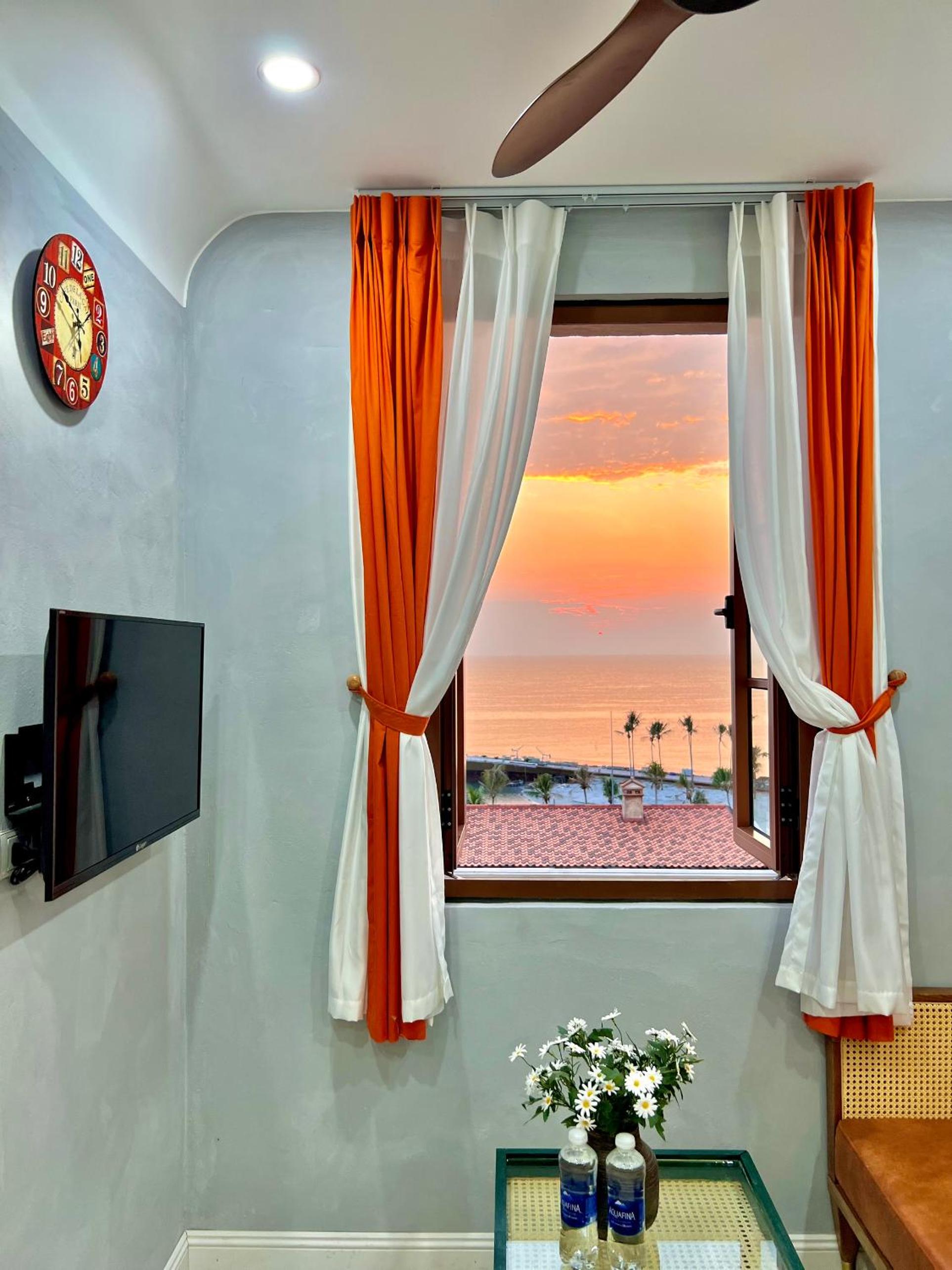 Apartment with Sea View - Photo 4