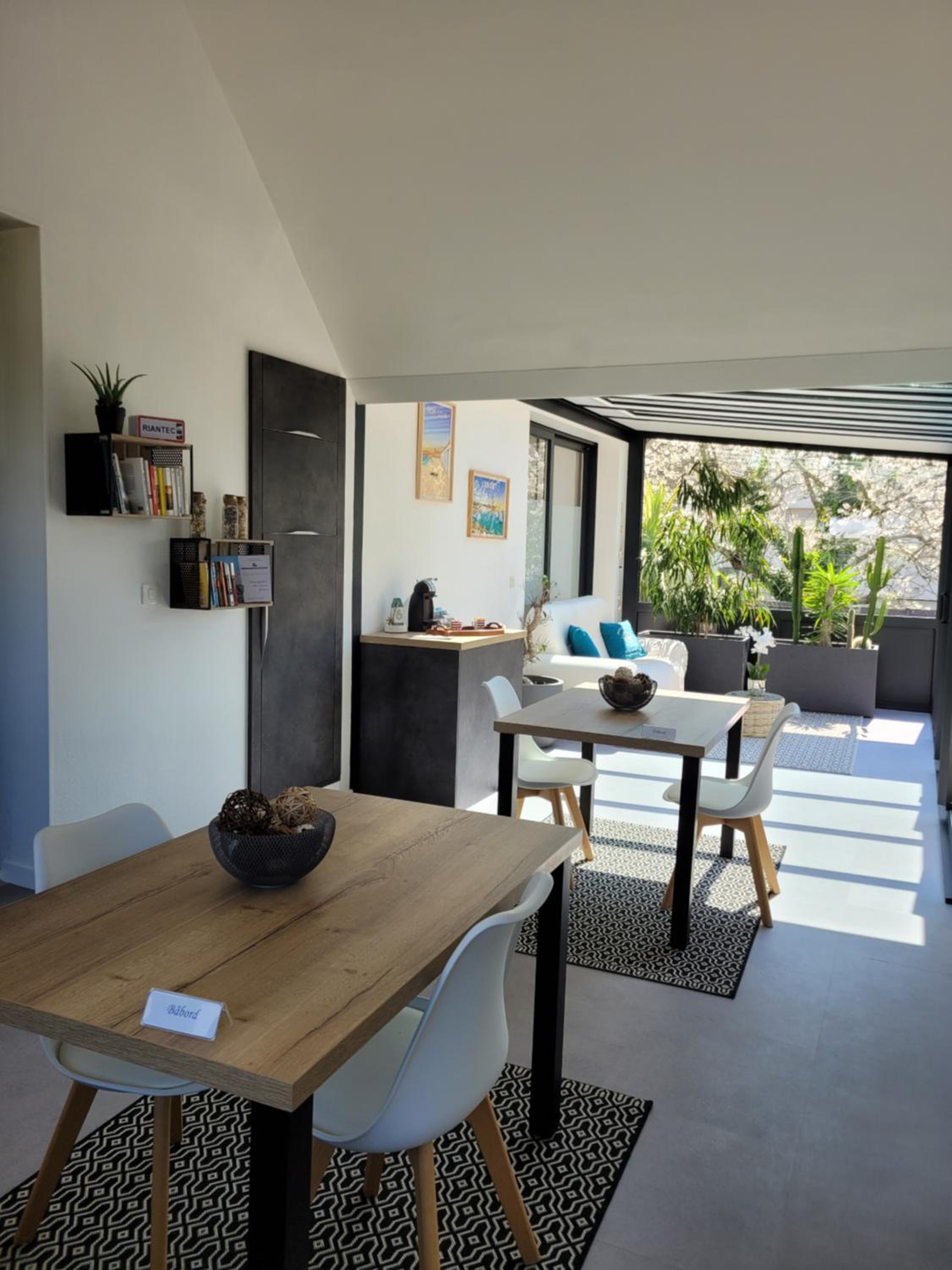 One-Bedroom Suite - No pool access - Photo 17