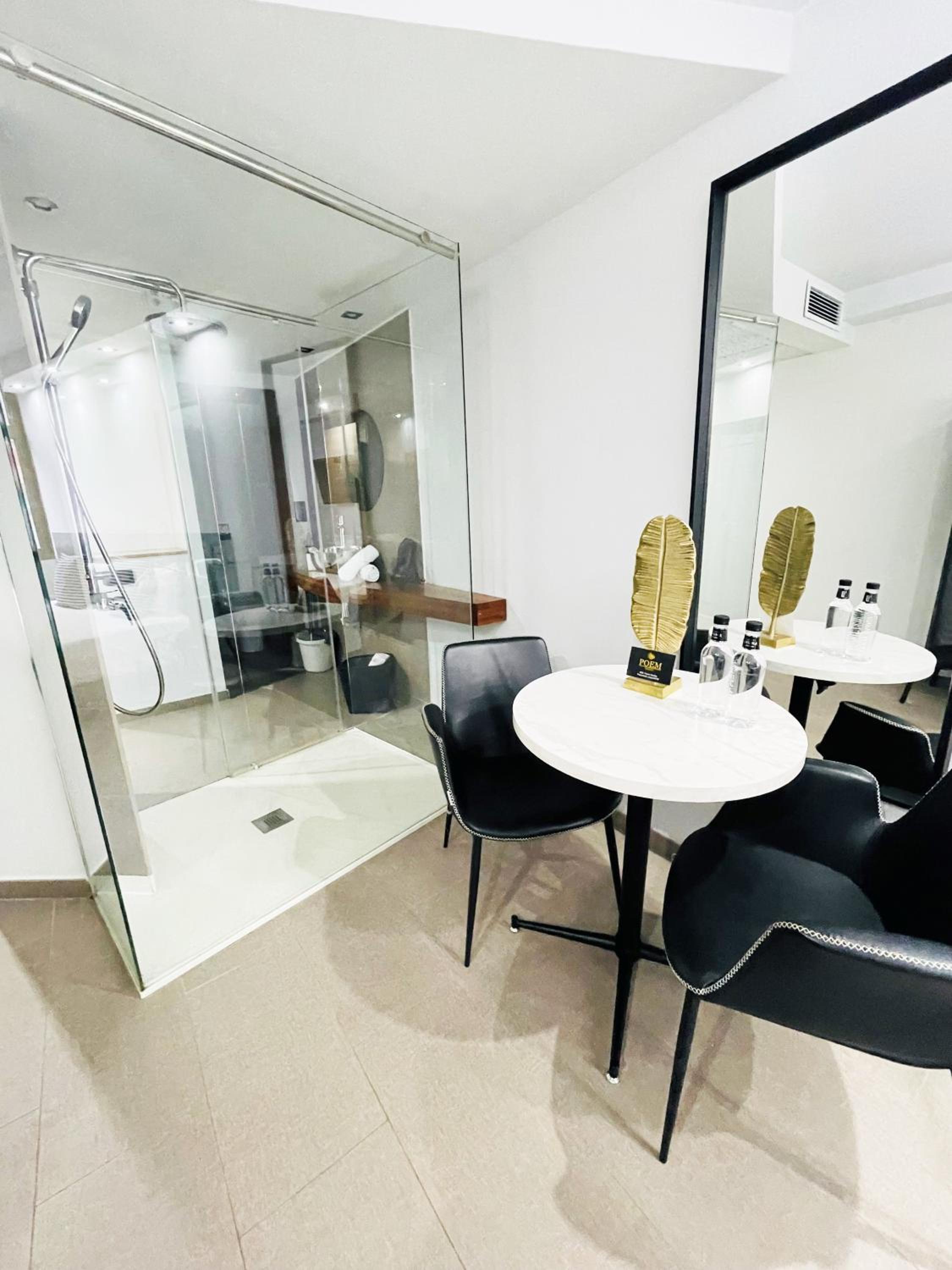 Apartment with City View - Photo 7
