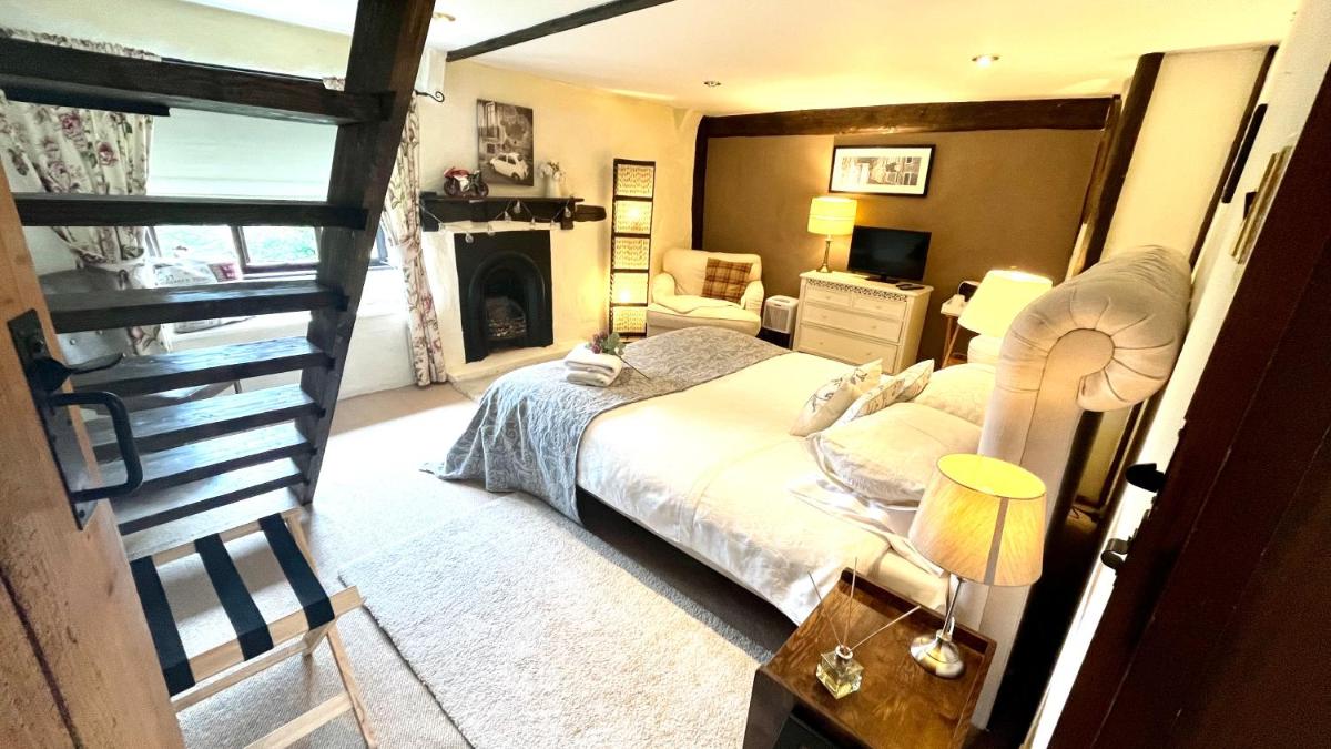 Deluxe King Room photo 2
