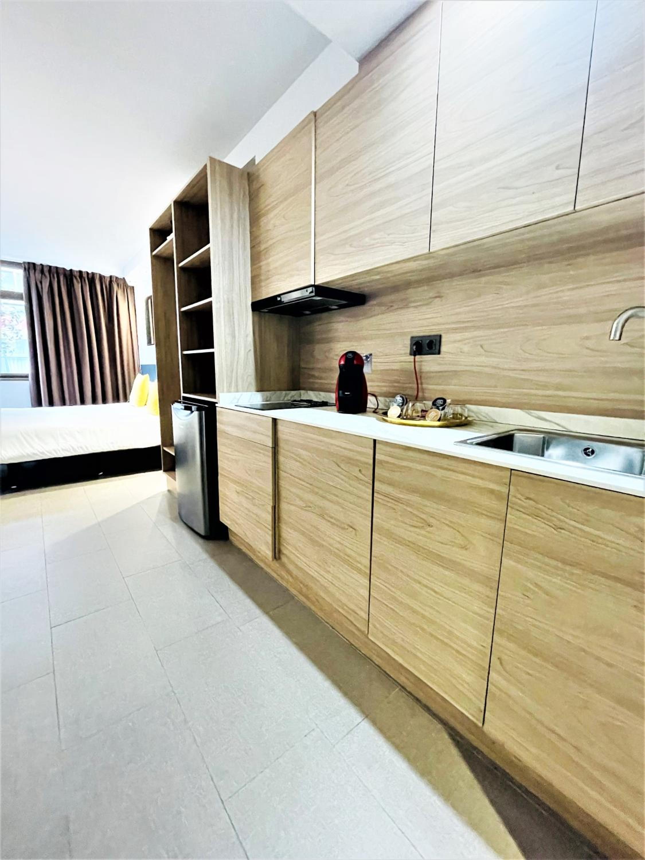 Apartment with City View - Photo 14