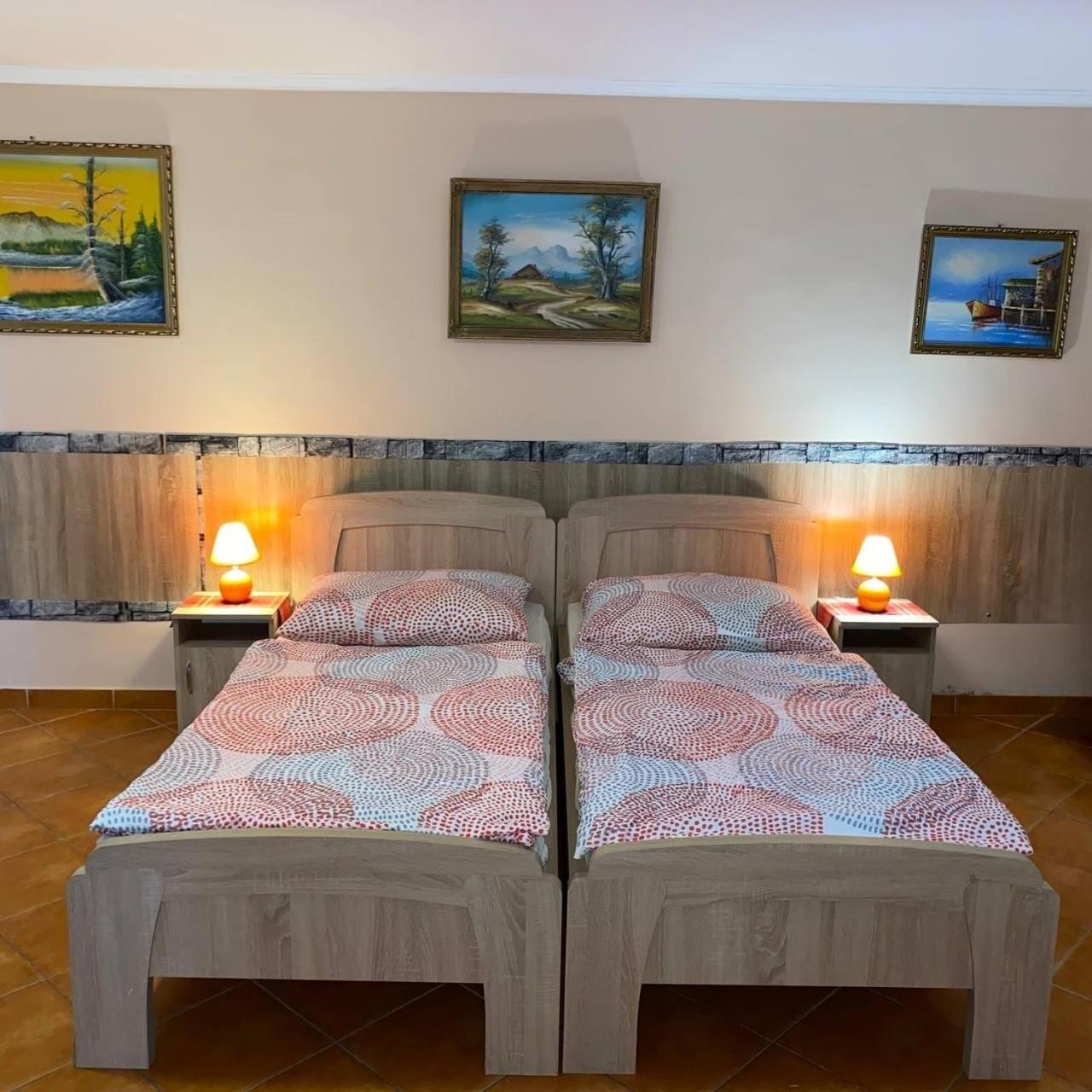 Triple Room with Private Bathroom photo 1