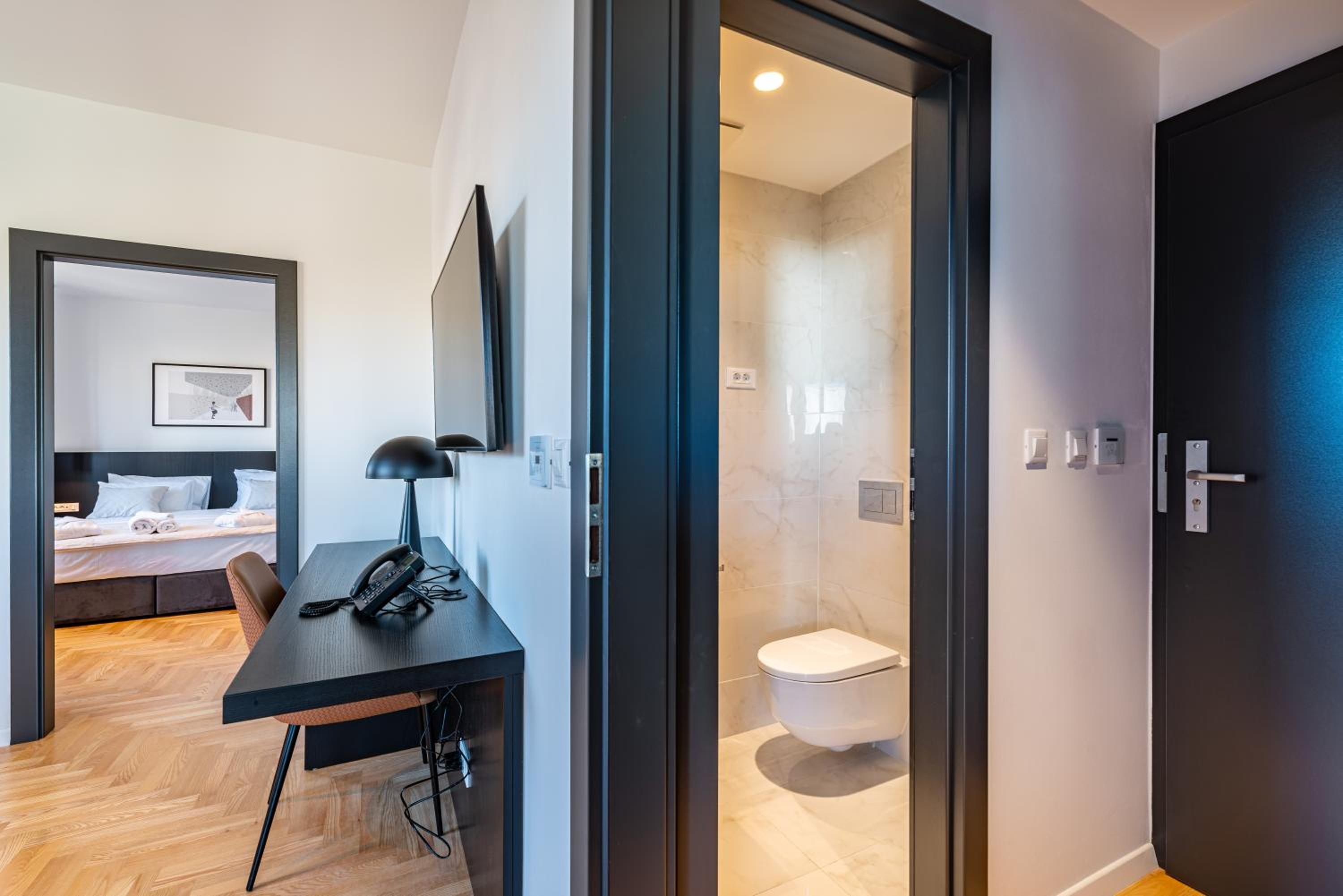 Suite with Terrace - Photo 21