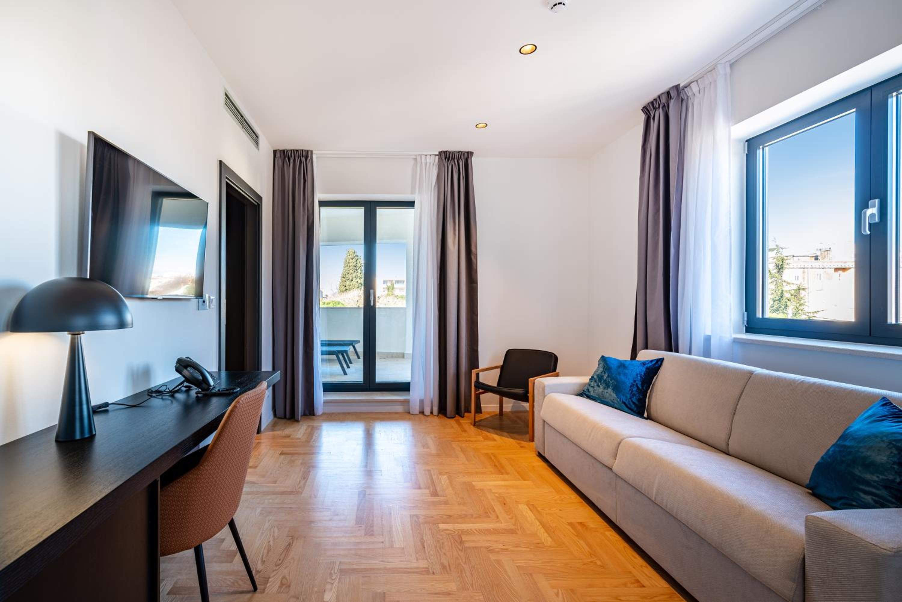 Suite with Terrace - Photo 23