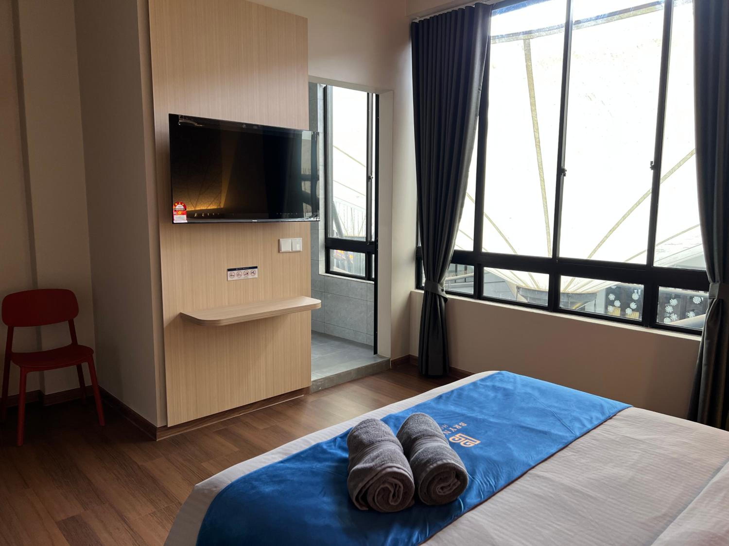 Deluxe Suite - Photo 3