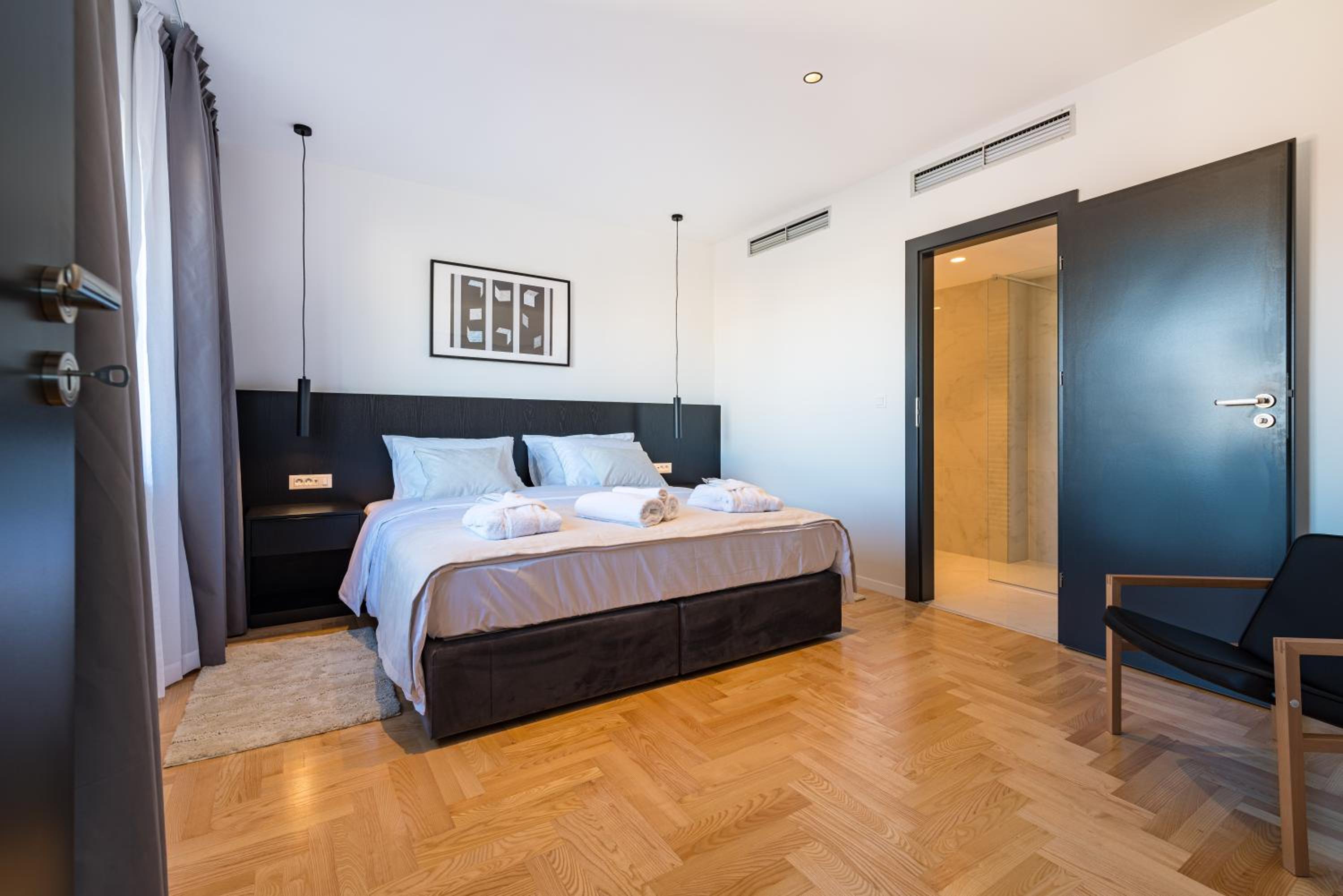 Suite with Balcony - Photo 14