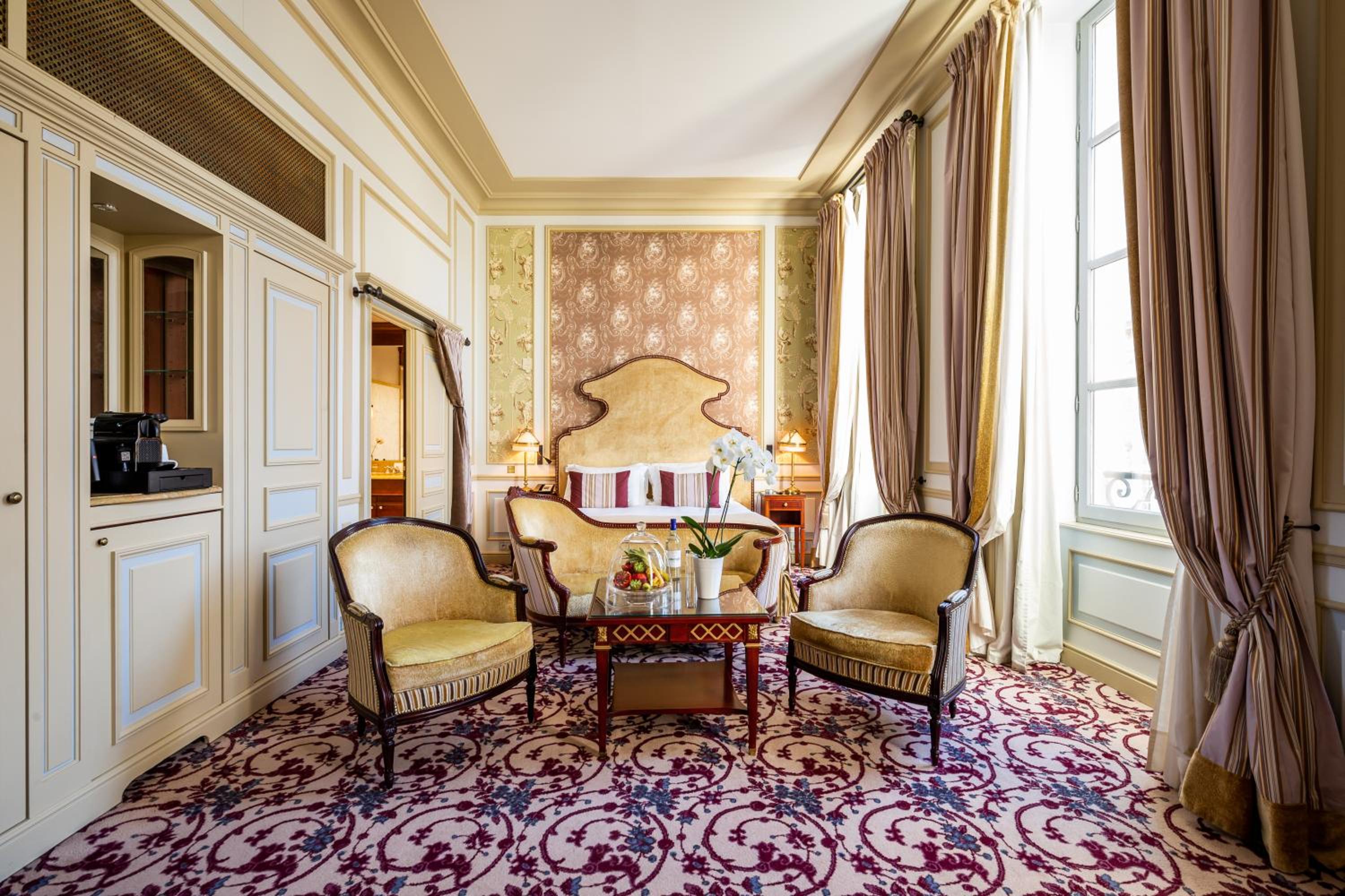Junior King Suite - Photo 1