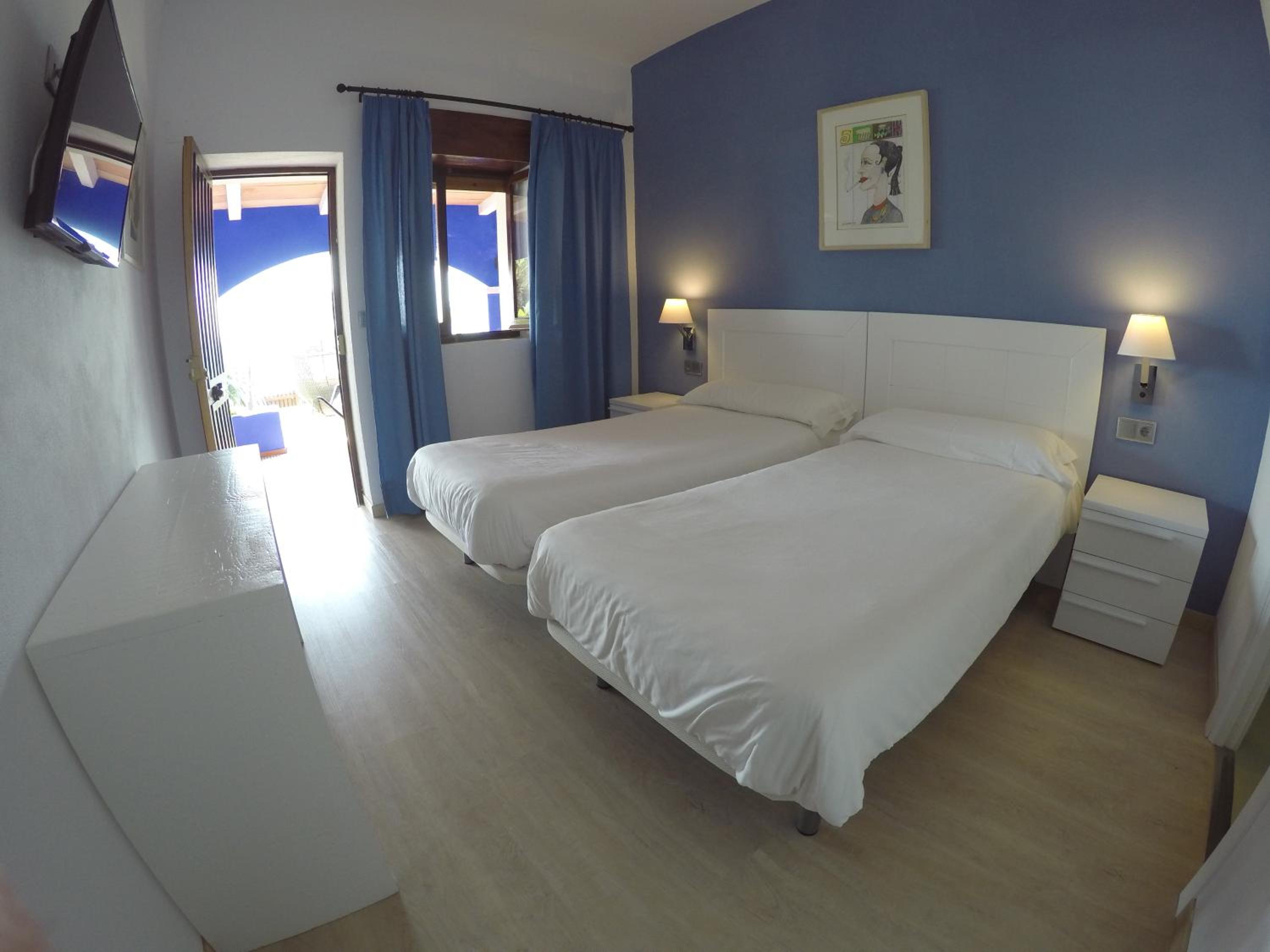 Twin Room with Terrace (no sea view) photo 2