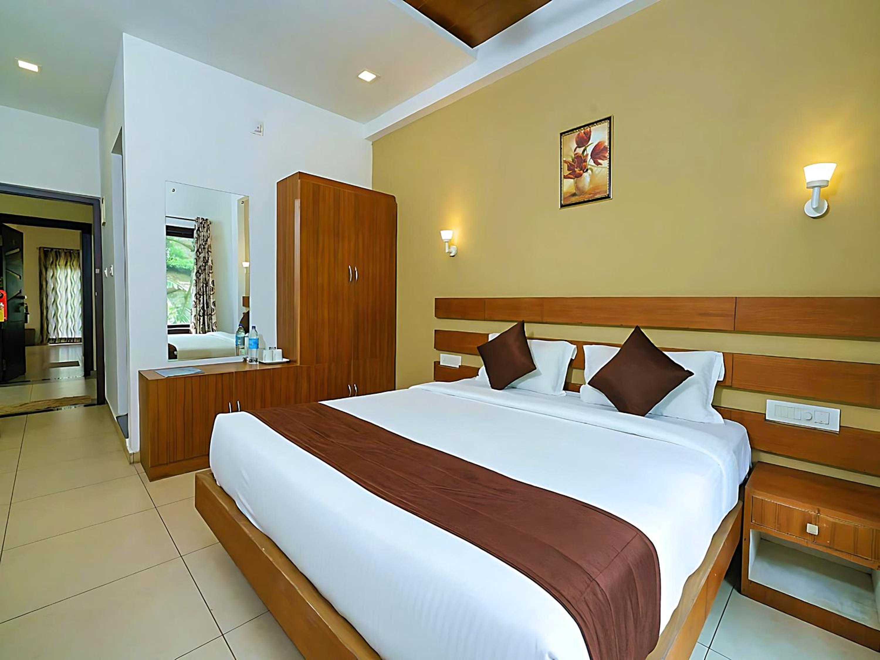 Standard King Room photo 1