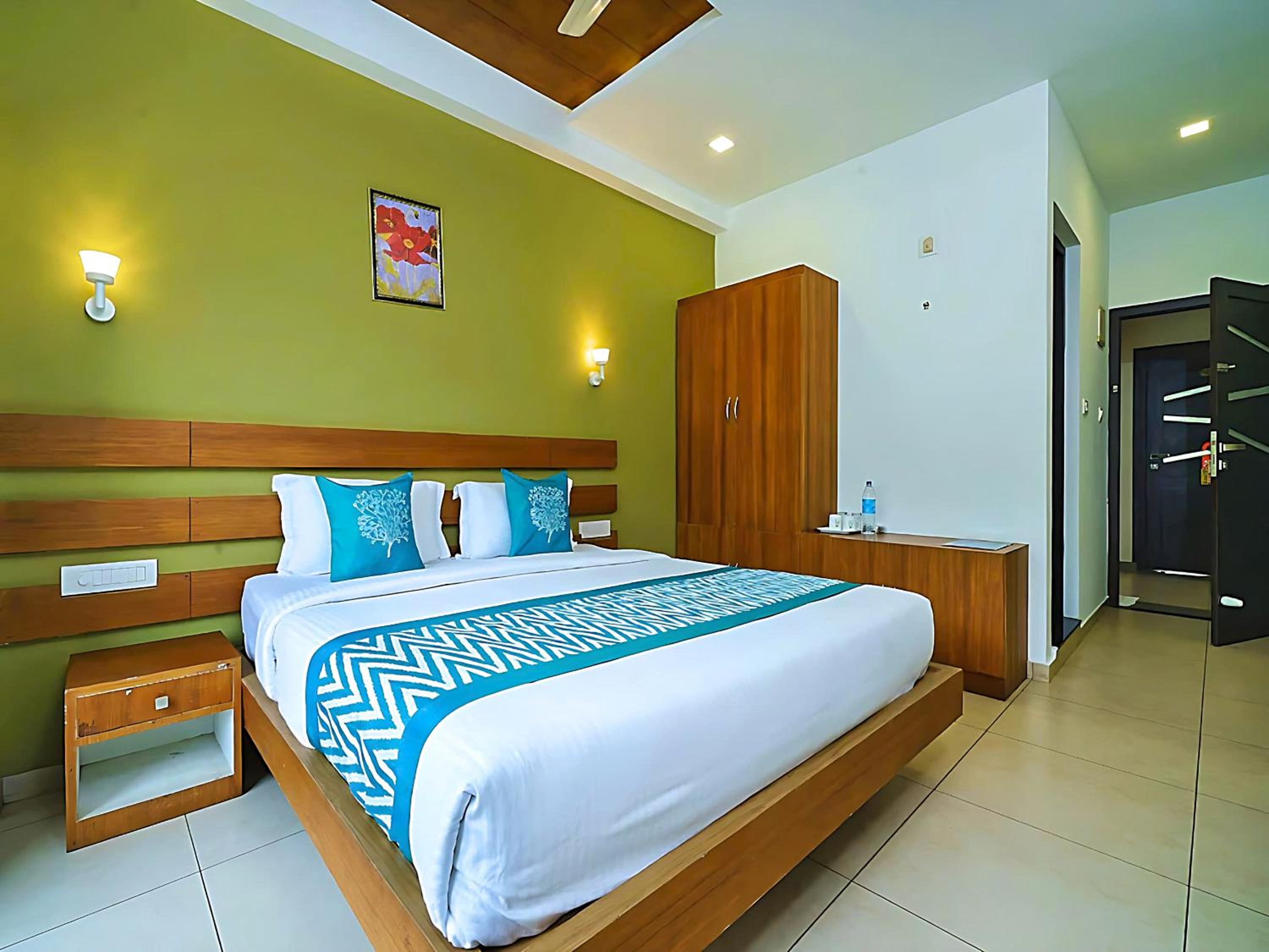 Deluxe King Room photo 3